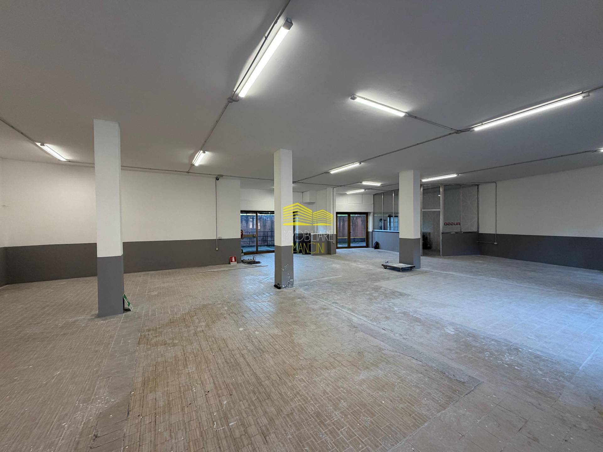 Locale commerciale in vendita a Vaprio d'Adda