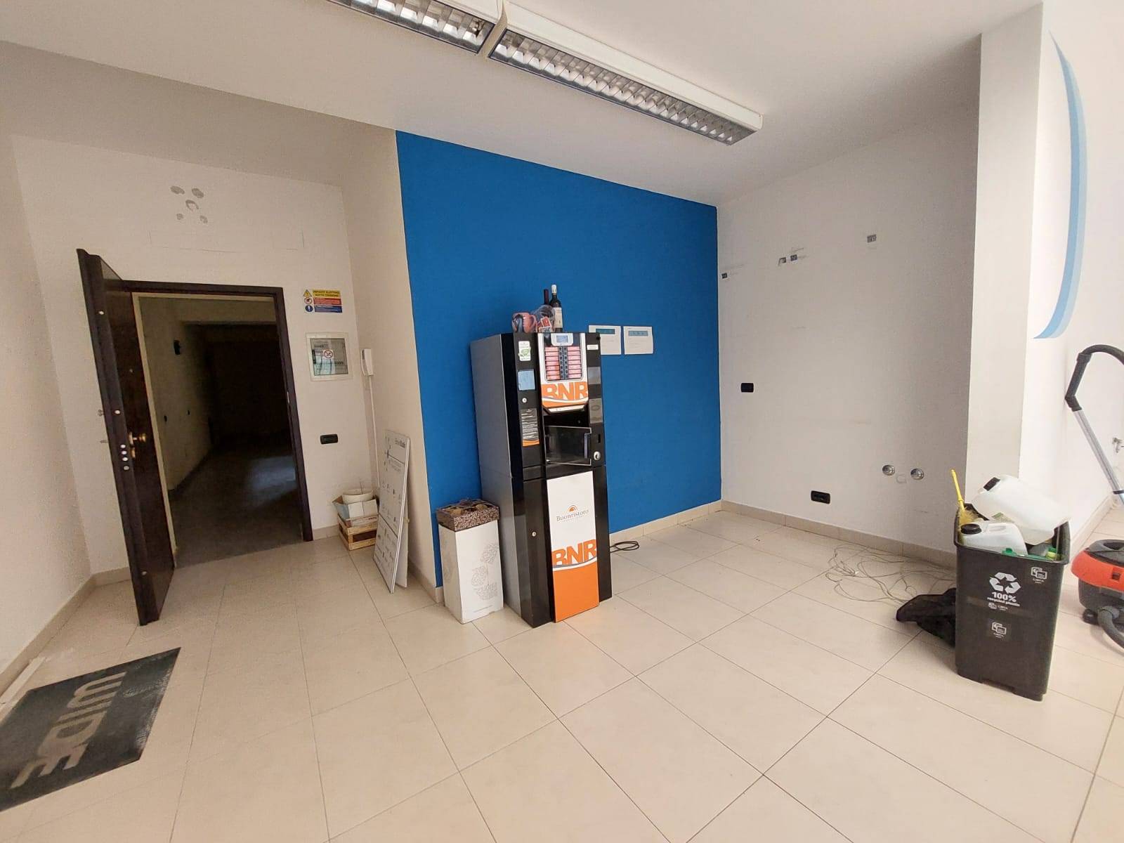 Ufficio in vendita a Bologna, Zona Fossolo