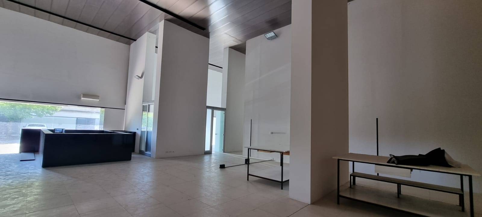 Commerciale Altro in vendita a Argelato, Funo