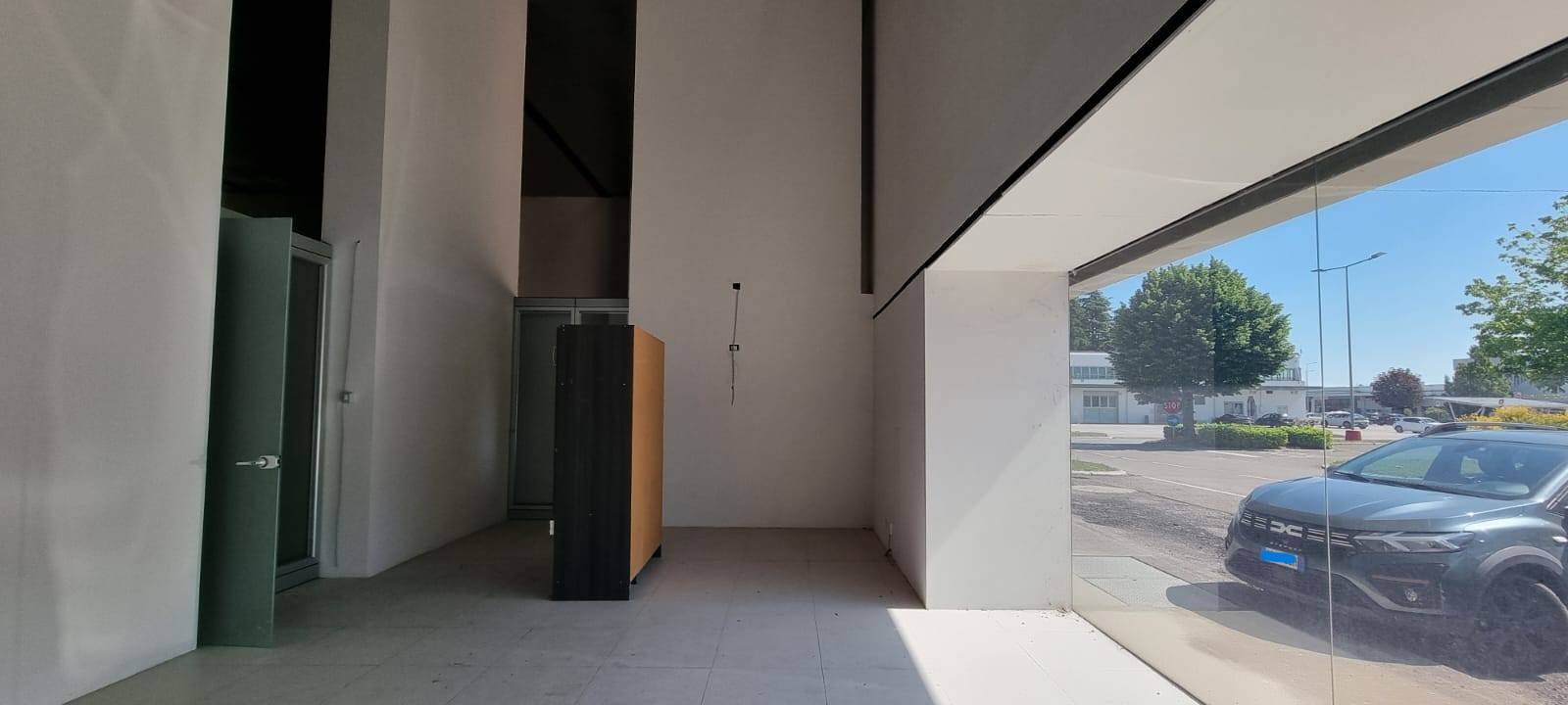 Commerciale Altro in vendita a Argelato, Funo