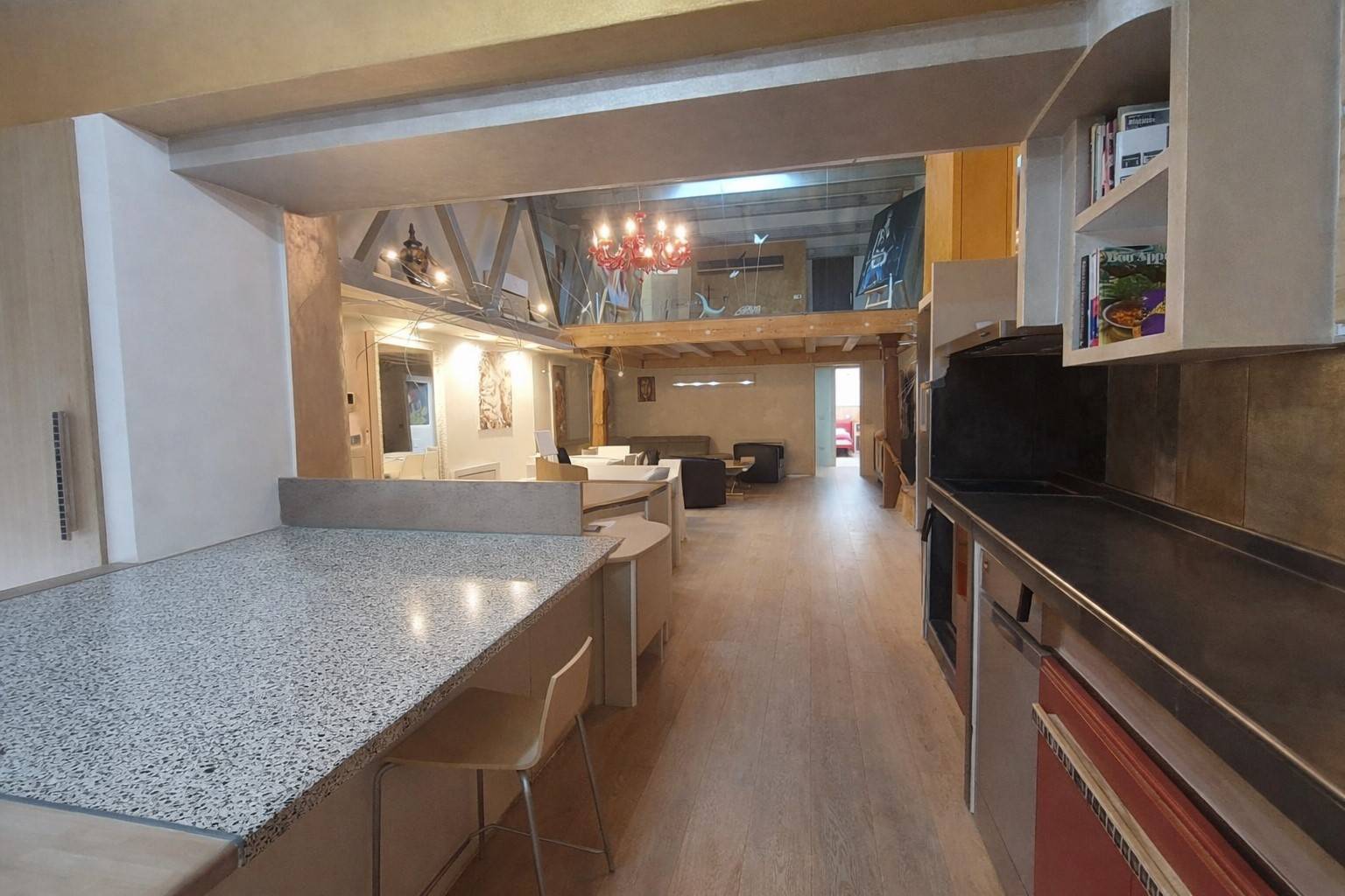 Show room in vendita a Castel San Pietro Terme