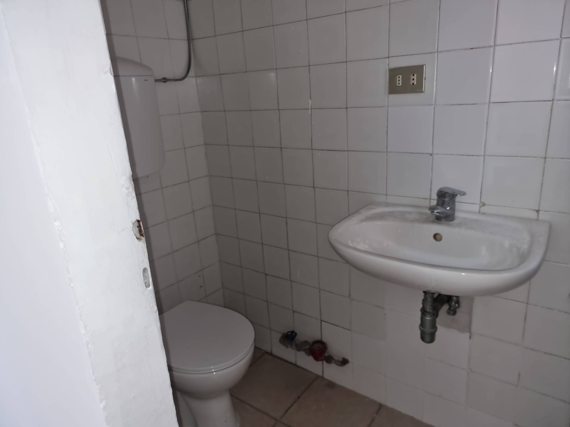 Locale Commerciale in affitto a San Lazzaro di Savena, San Lazzaro Centro