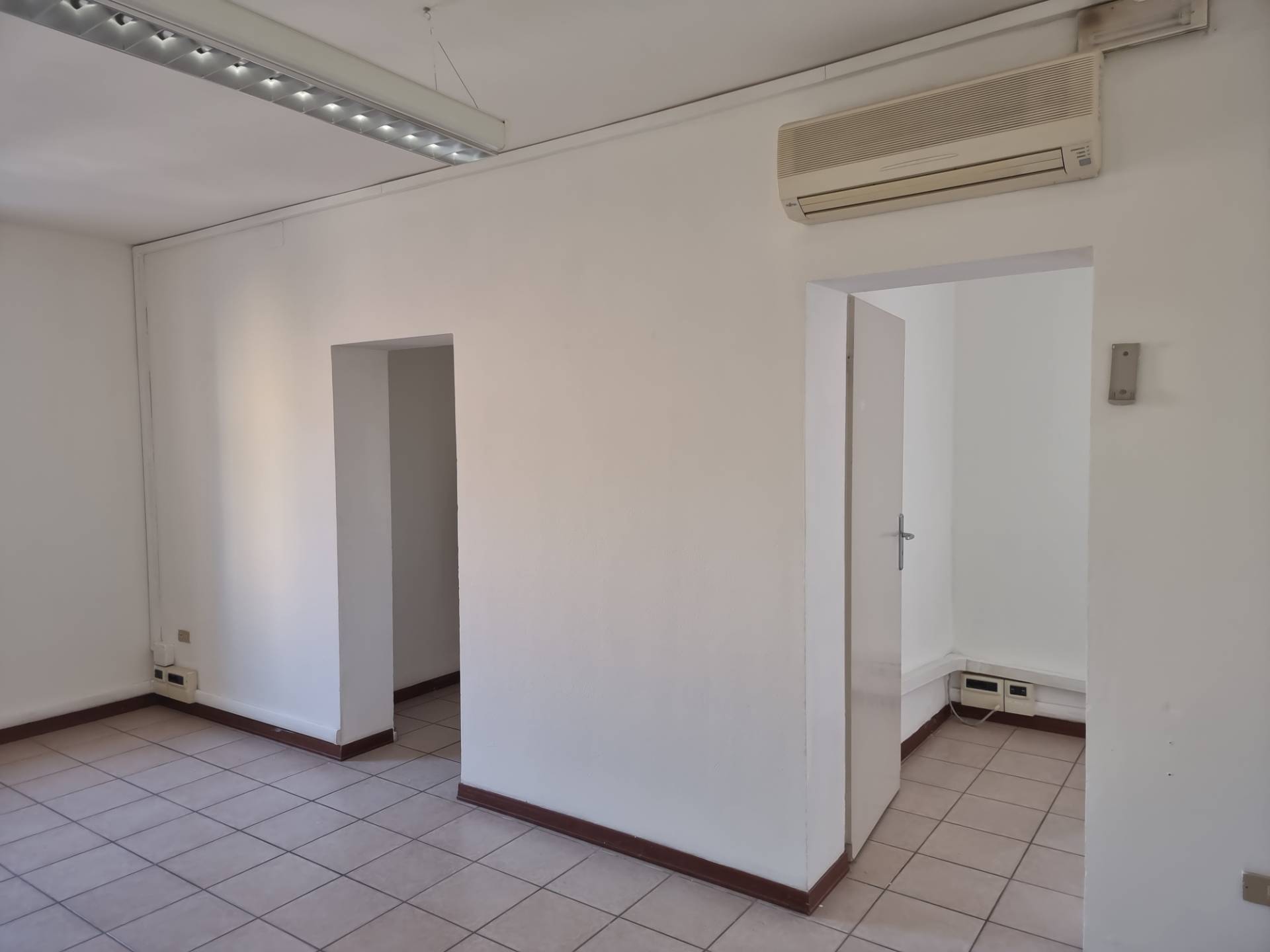 Locale Commerciale in affitto a San Lazzaro di Savena, San Lazzaro Centro