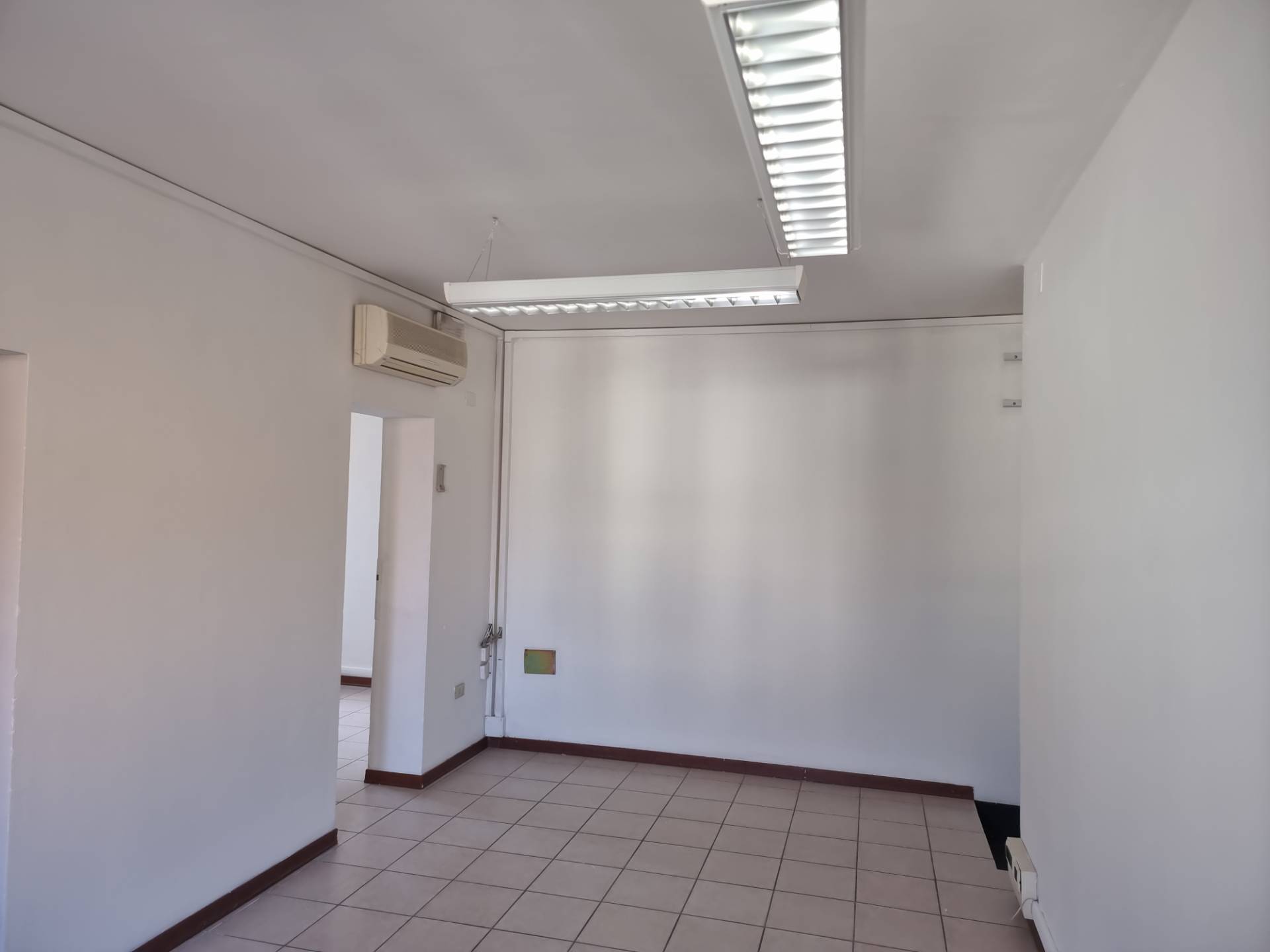 Locale Commerciale in affitto a San Lazzaro di Savena, San Lazzaro Centro