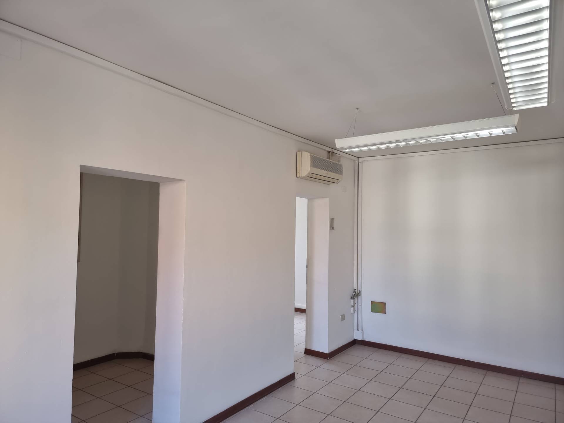 Locale Commerciale in affitto a San Lazzaro di Savena, San Lazzaro Centro