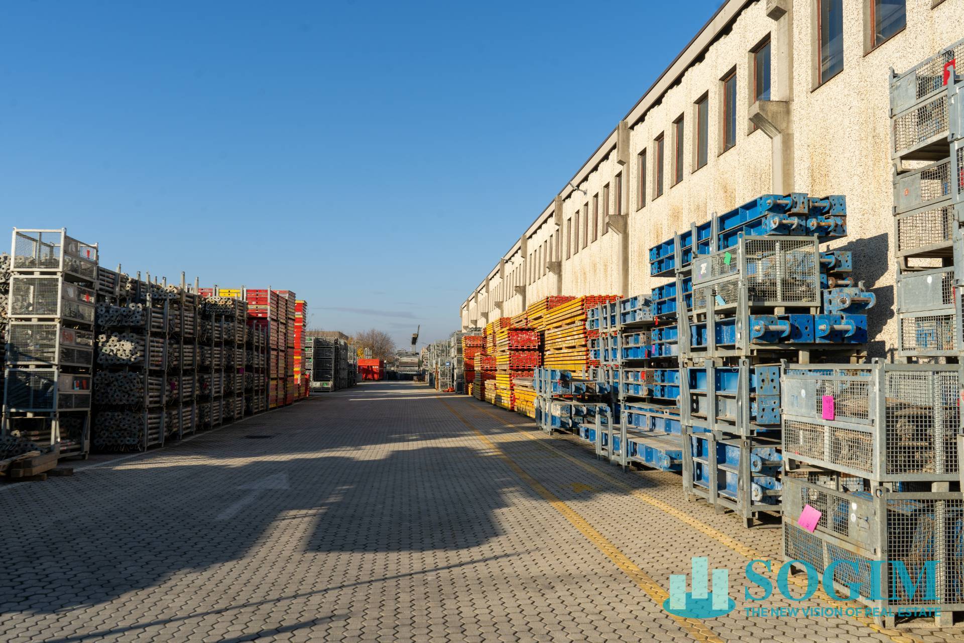 Capannone in vendita a Turate