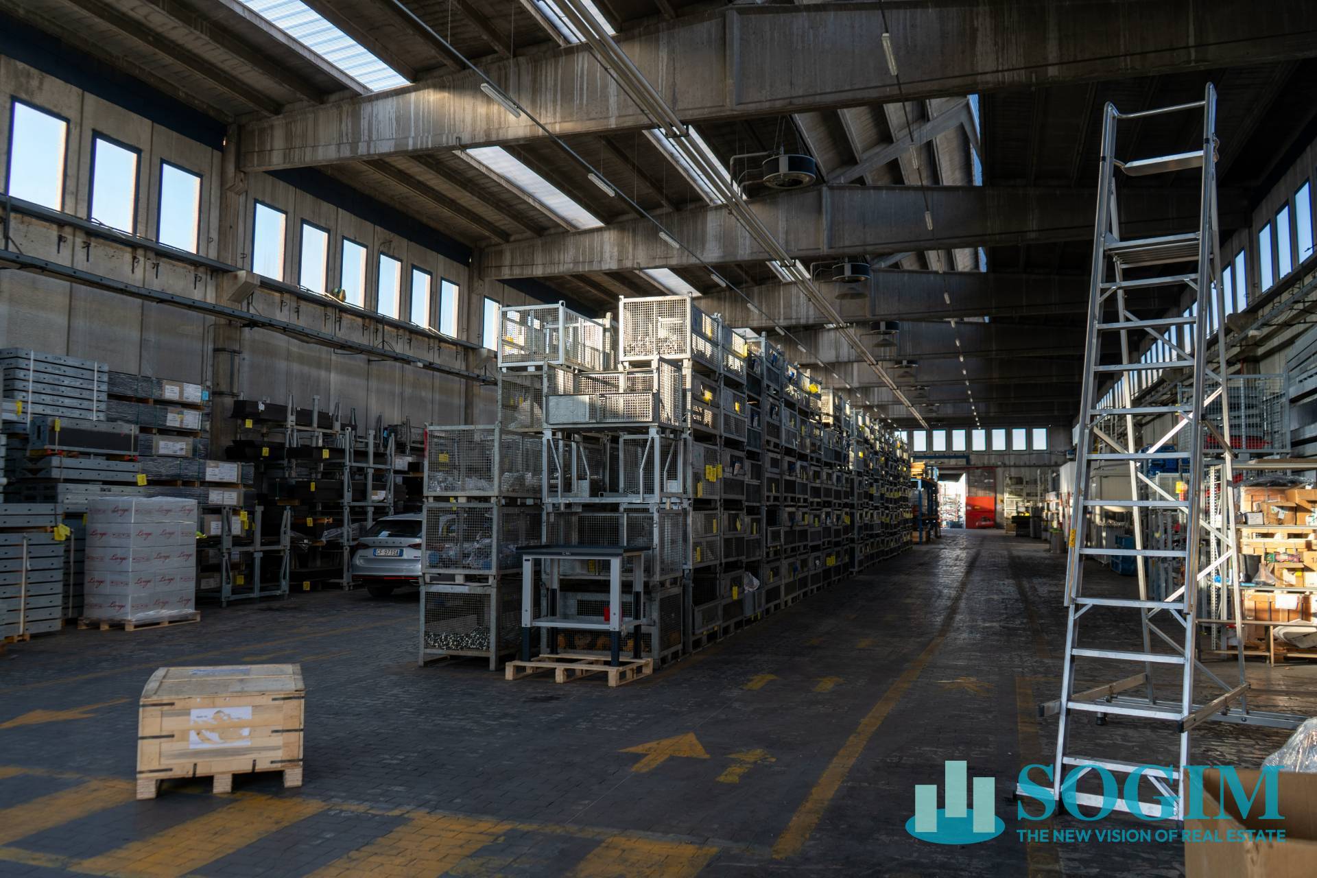 Capannone in vendita a Turate