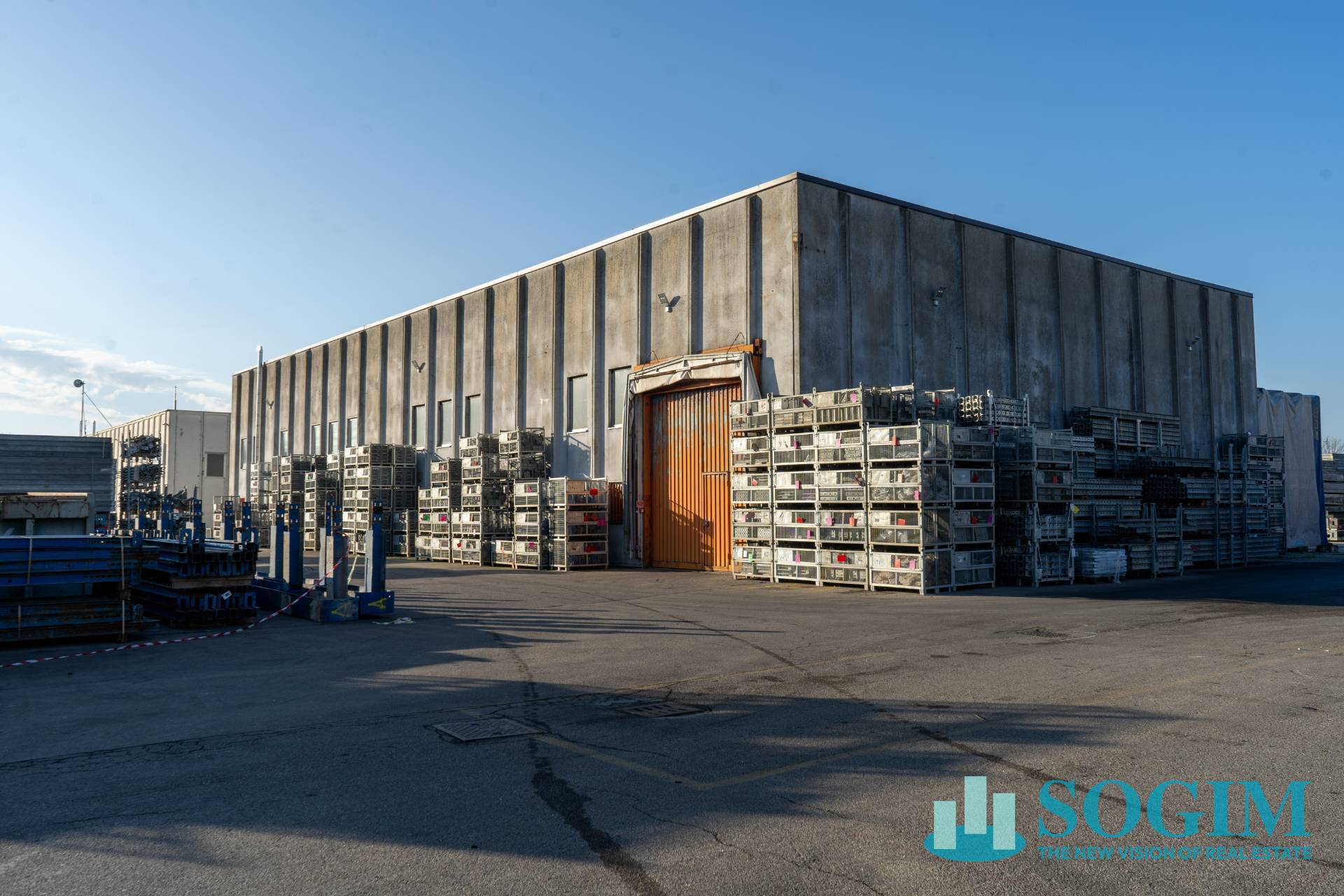 Capannone in vendita a Turate