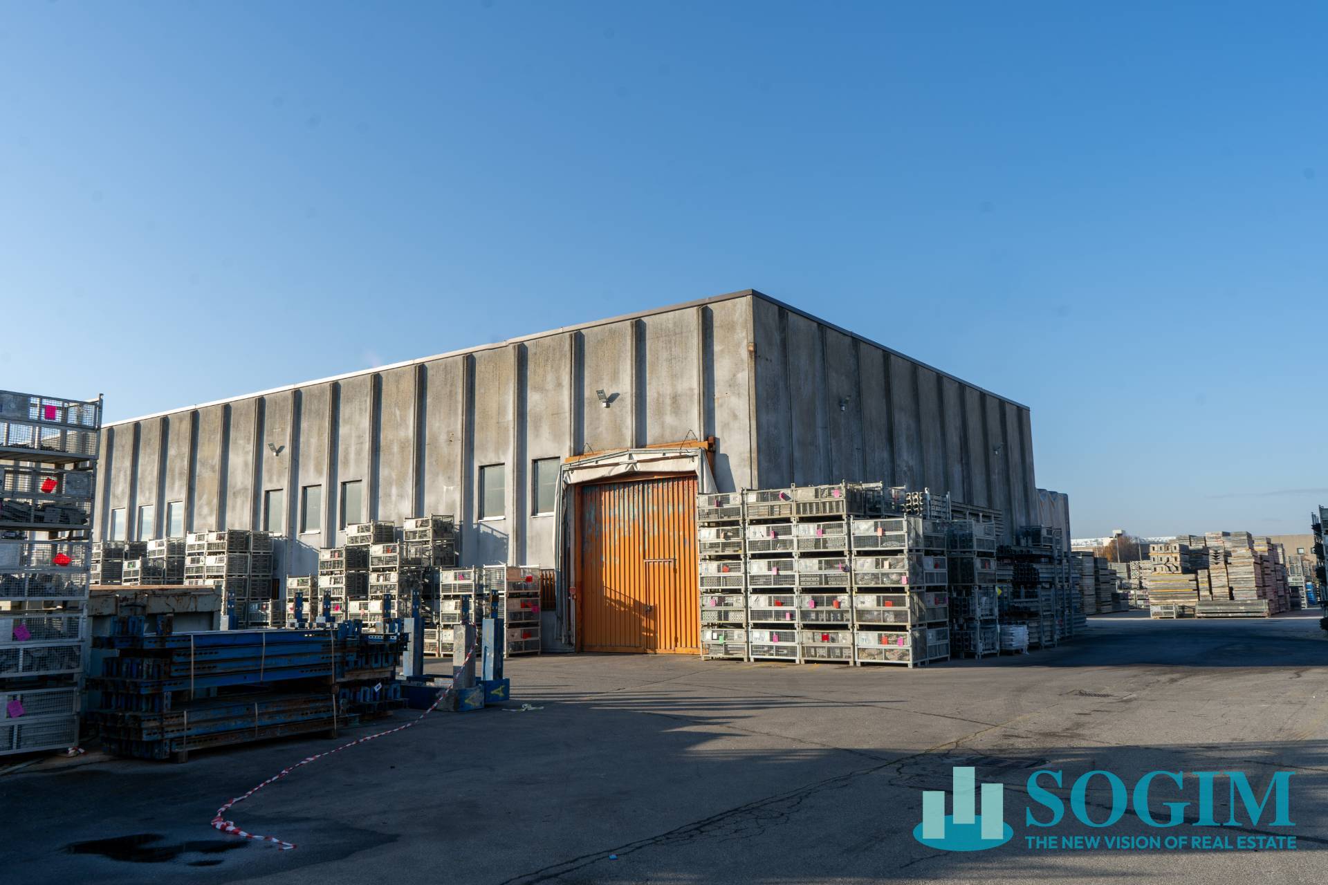 Capannone in vendita a Turate