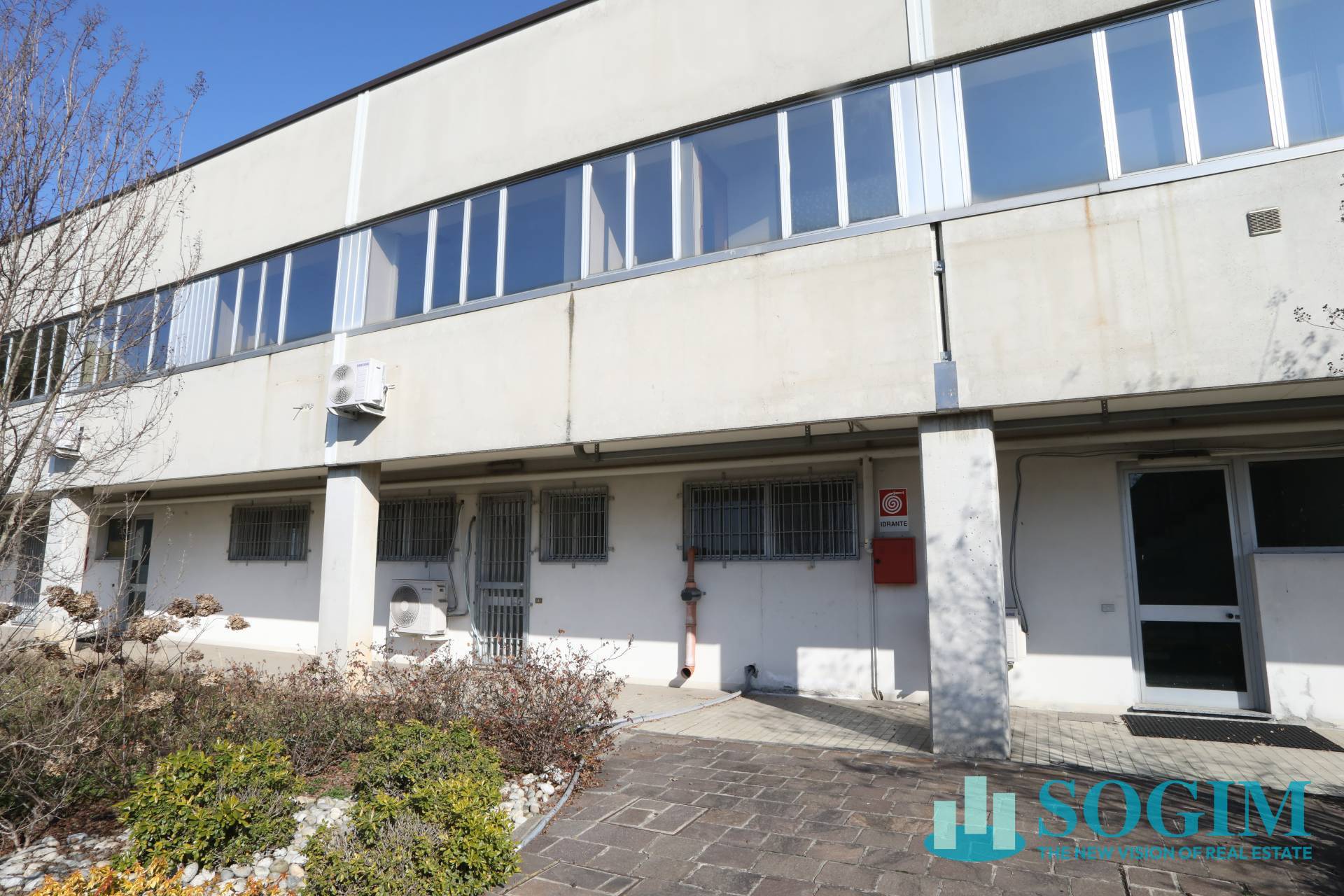 Capannone in vendita a Mozzate