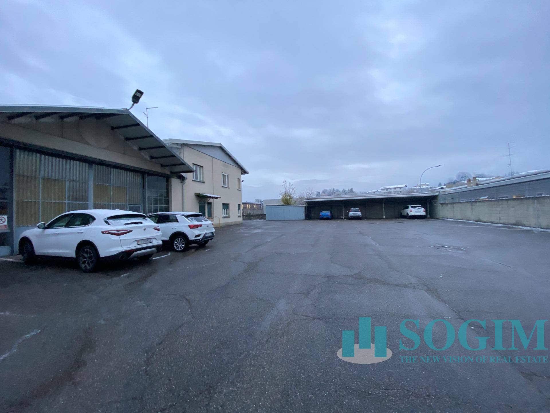 Capannone + Palazzina Uffici in vendita a Cant