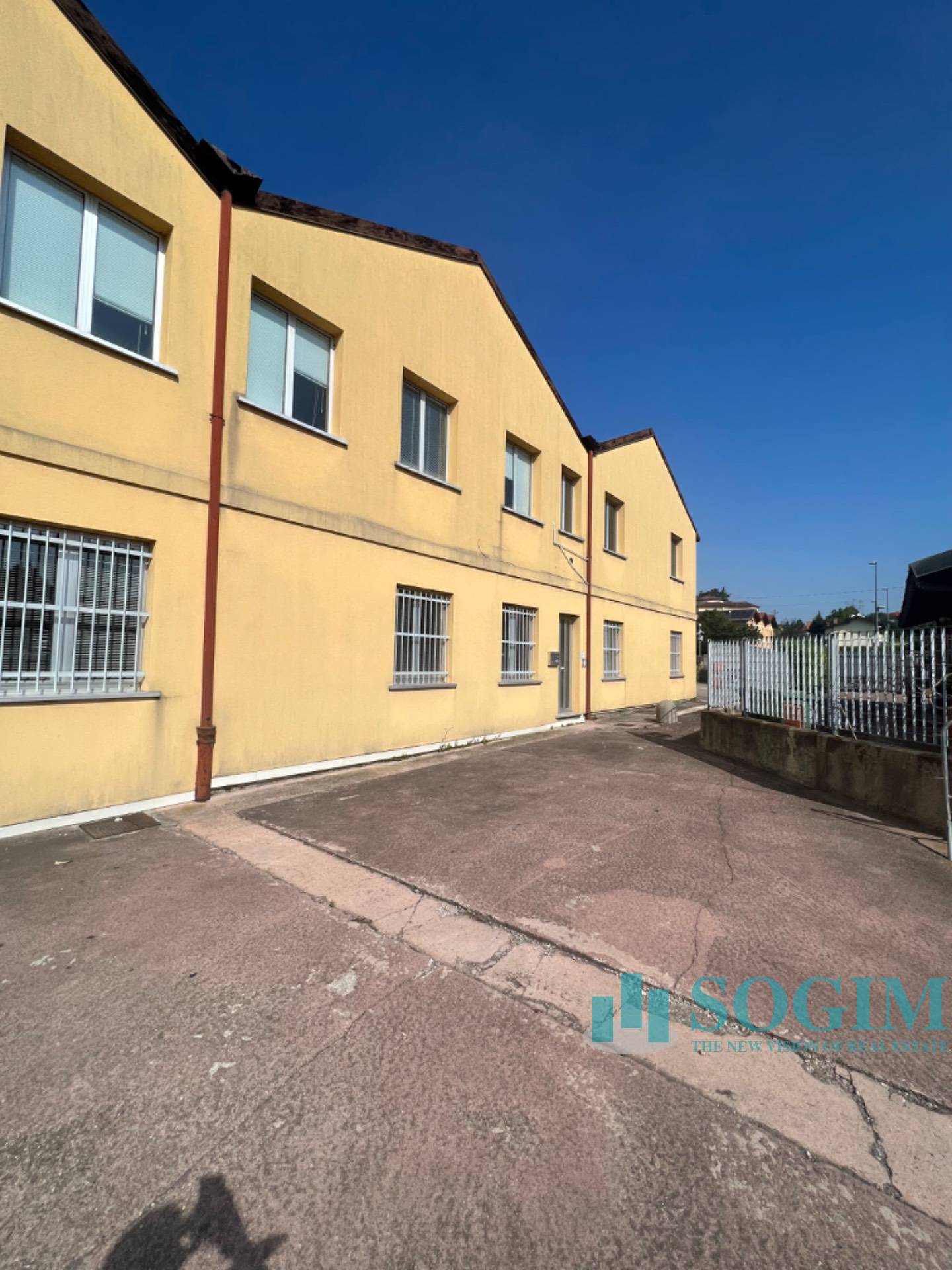 Ufficio in affitto a Bregnano