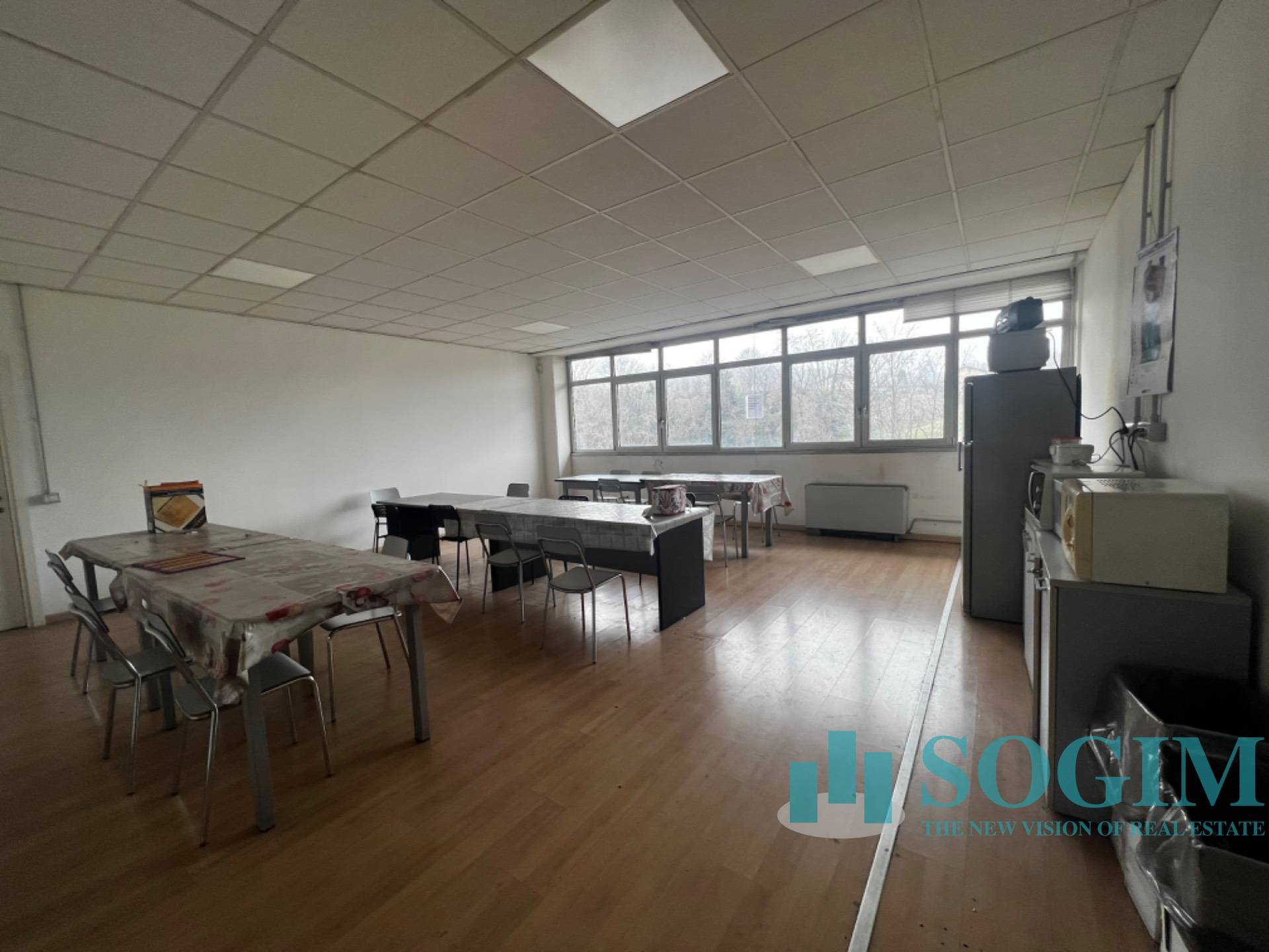 Capannone + Palazzina Uffici in vendita a Alserio