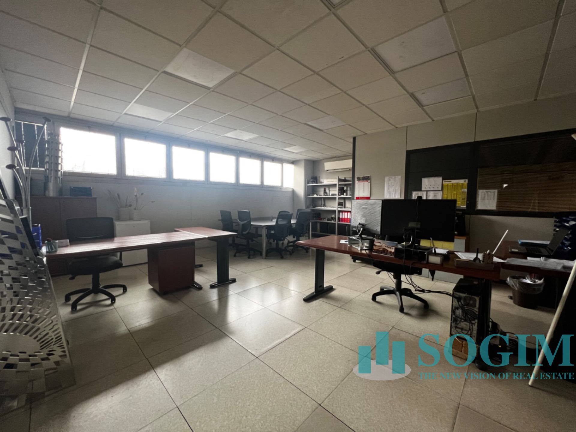 Capannone + Palazzina Uffici in vendita a Alserio