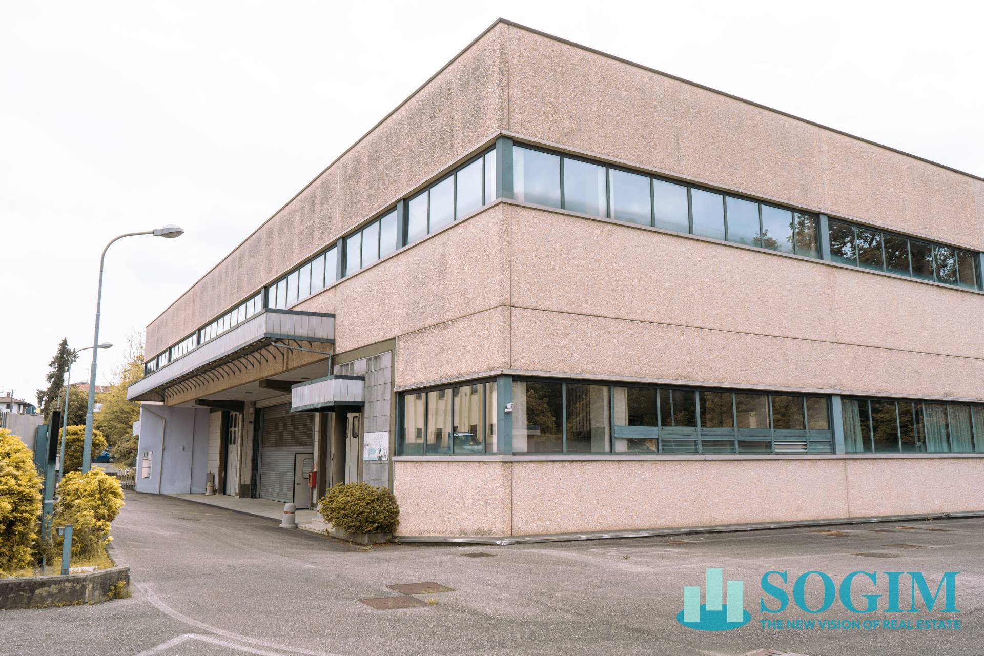 Capannone in vendita a Olgiate Comasco