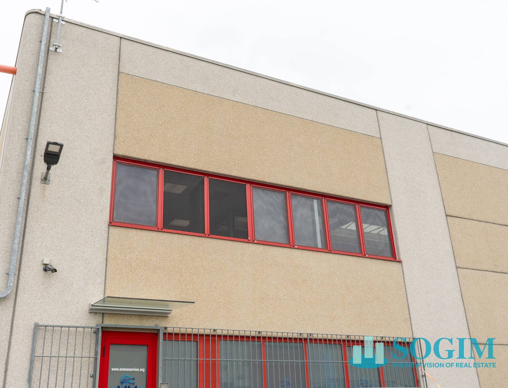 Capannone in vendita a Turate