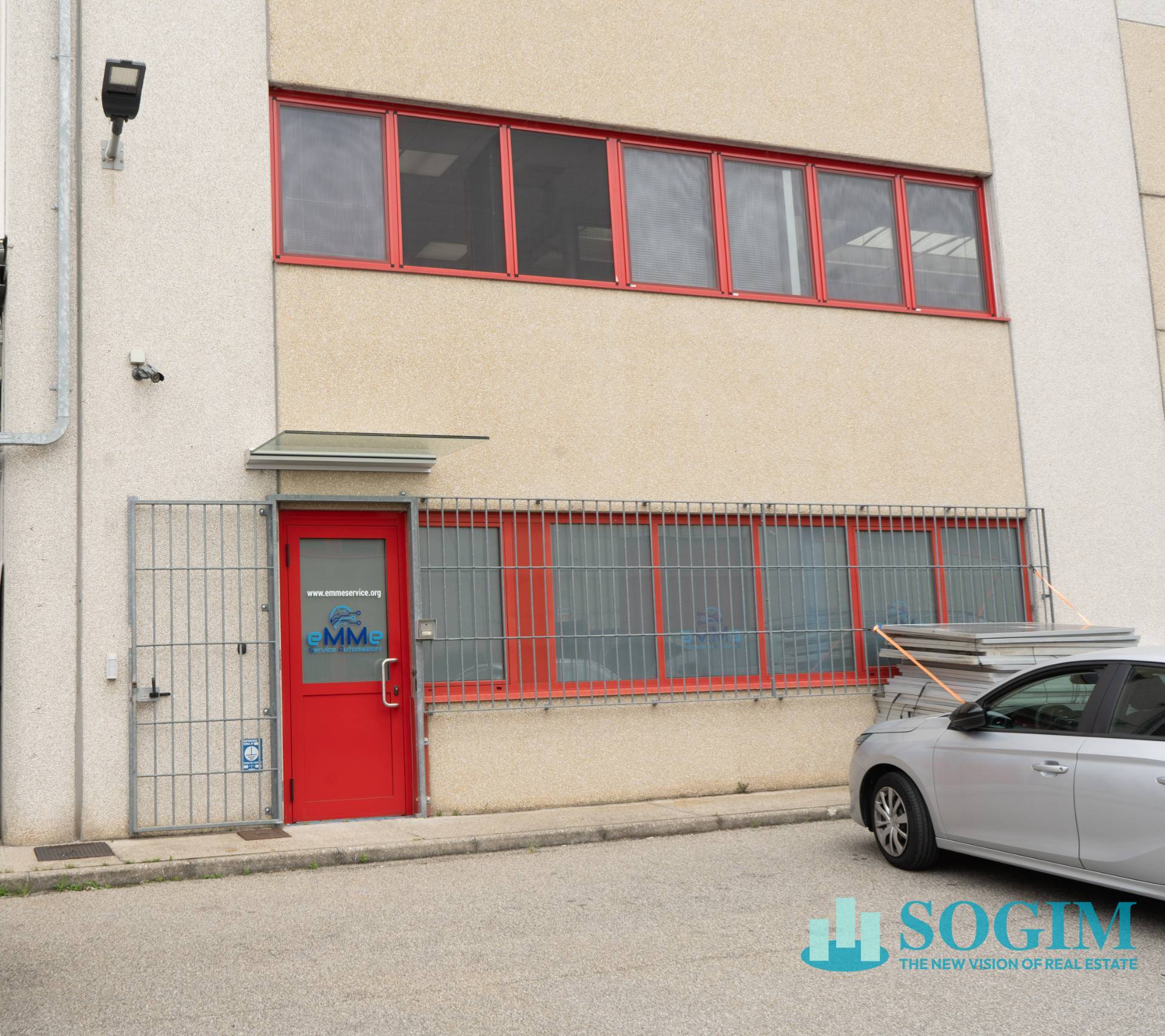 Capannone in vendita a Turate