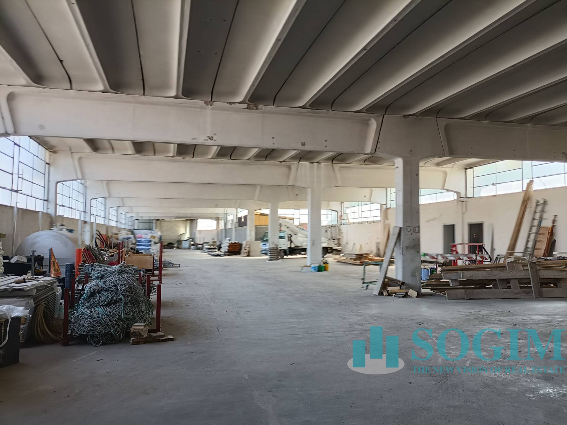 Capannone in affitto a Inverigo