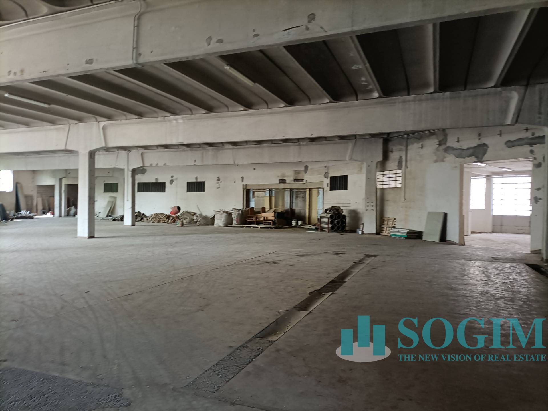 Capannone in affitto a Inverigo