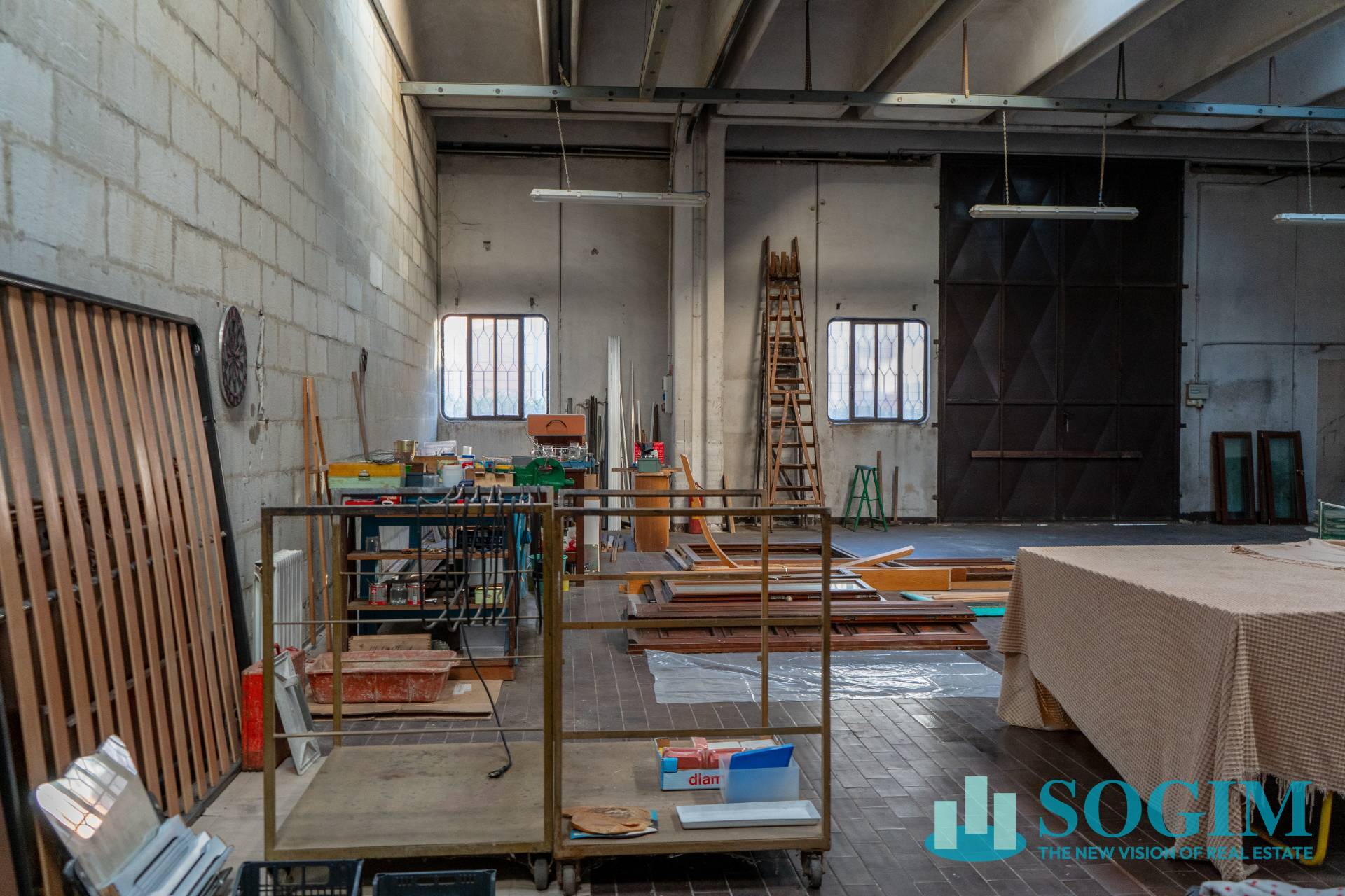 Laboratorio in vendita a Albese con Cassano