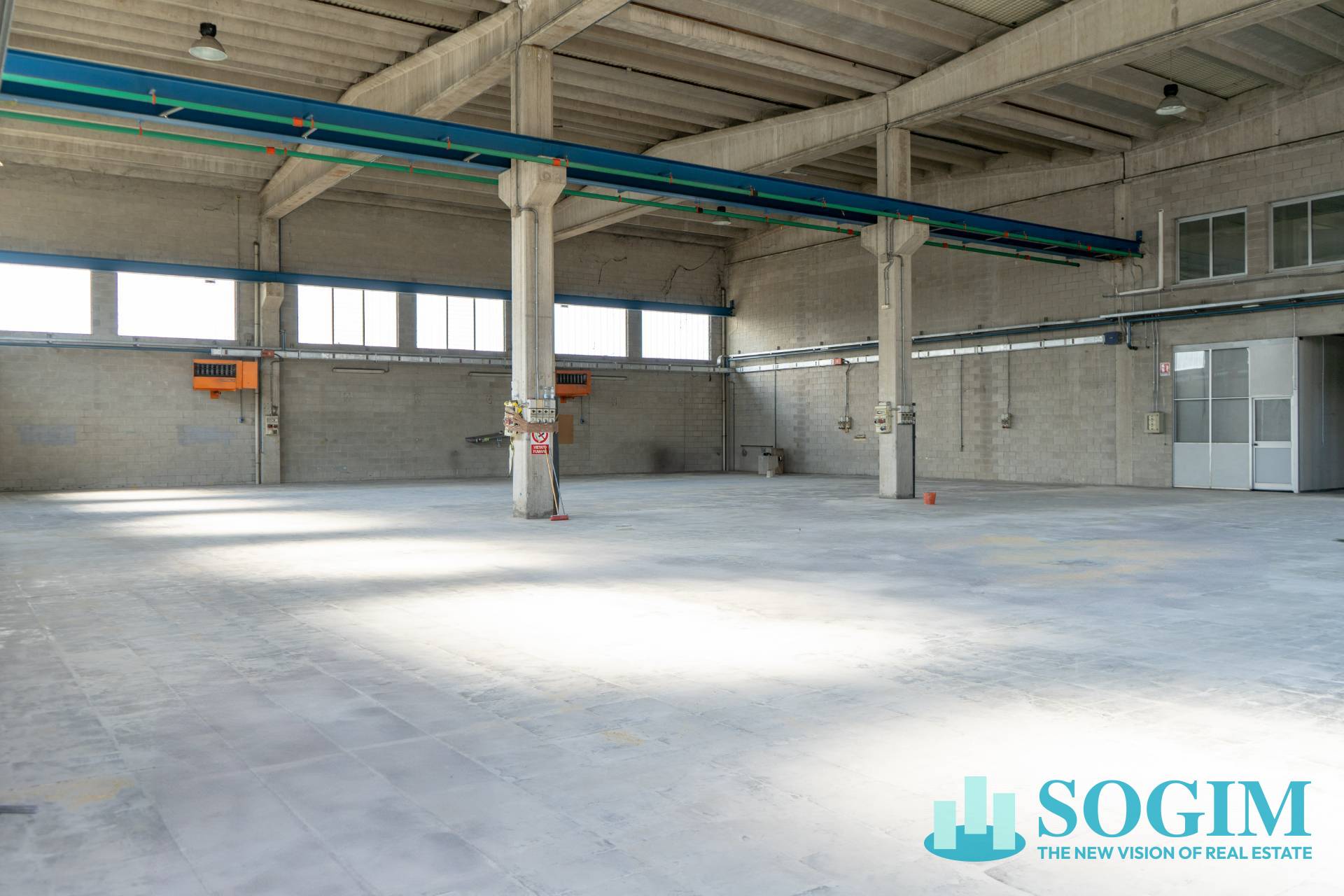 Capannone in vendita a Turate