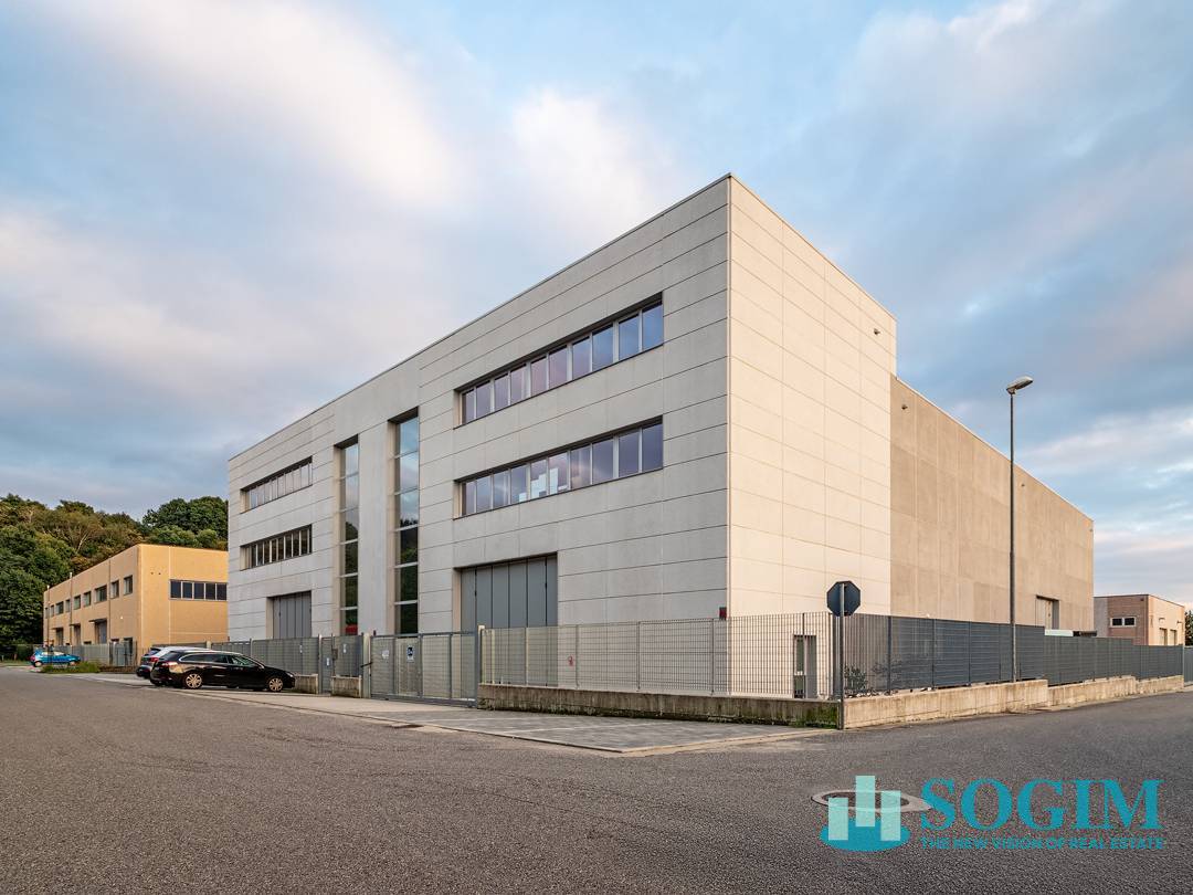 Capannone + Palazzina Uffici in vendita a Albavilla