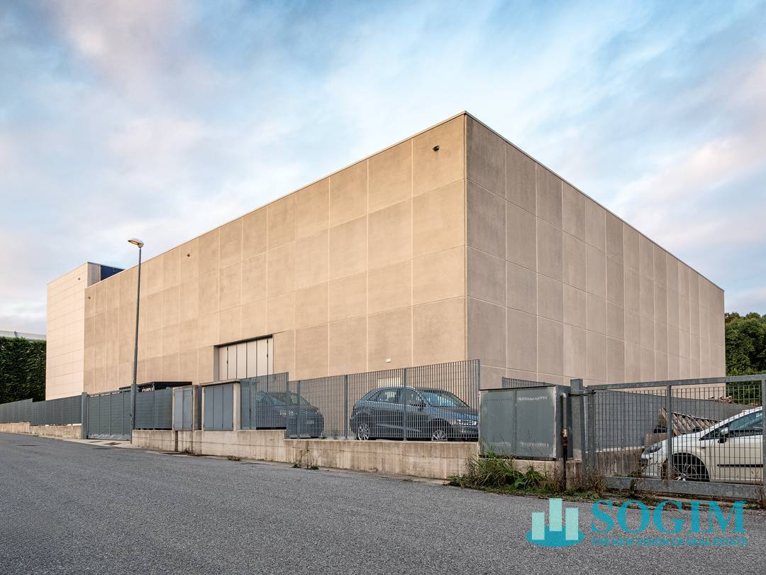 Capannone + Palazzina Uffici in vendita a Albavilla