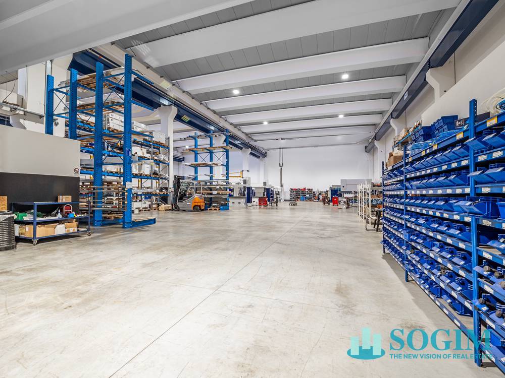 Capannone + Palazzina Uffici in vendita a Albavilla