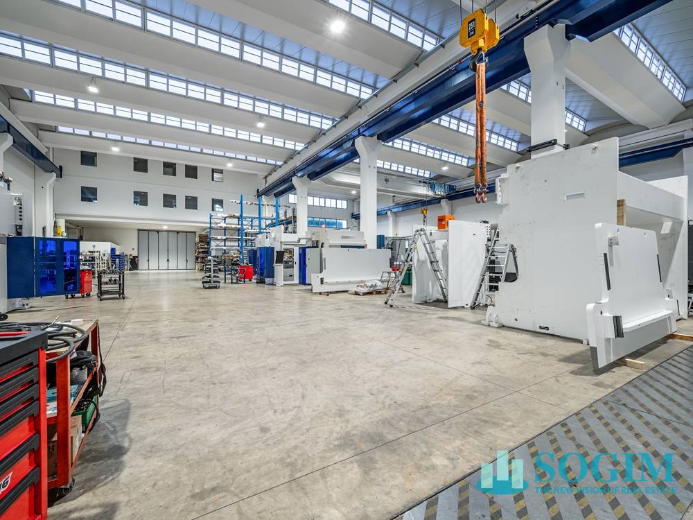 Capannone + Palazzina Uffici in vendita a Albavilla