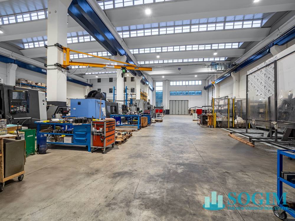 Capannone + Palazzina Uffici in vendita a Albavilla