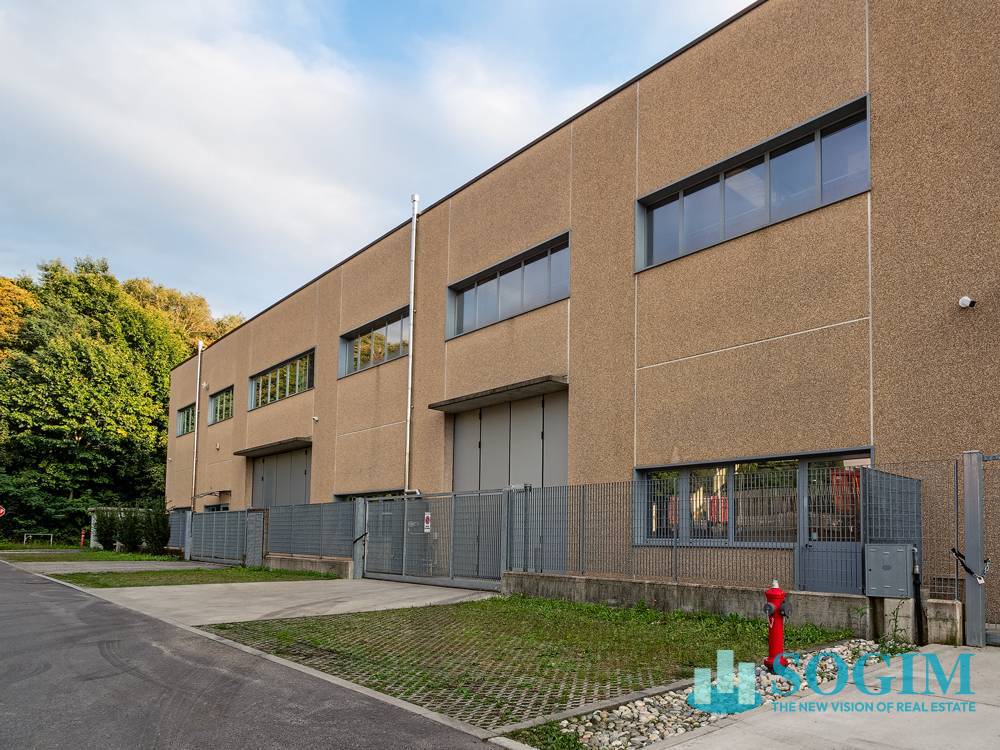 Capannone in vendita a Albavilla