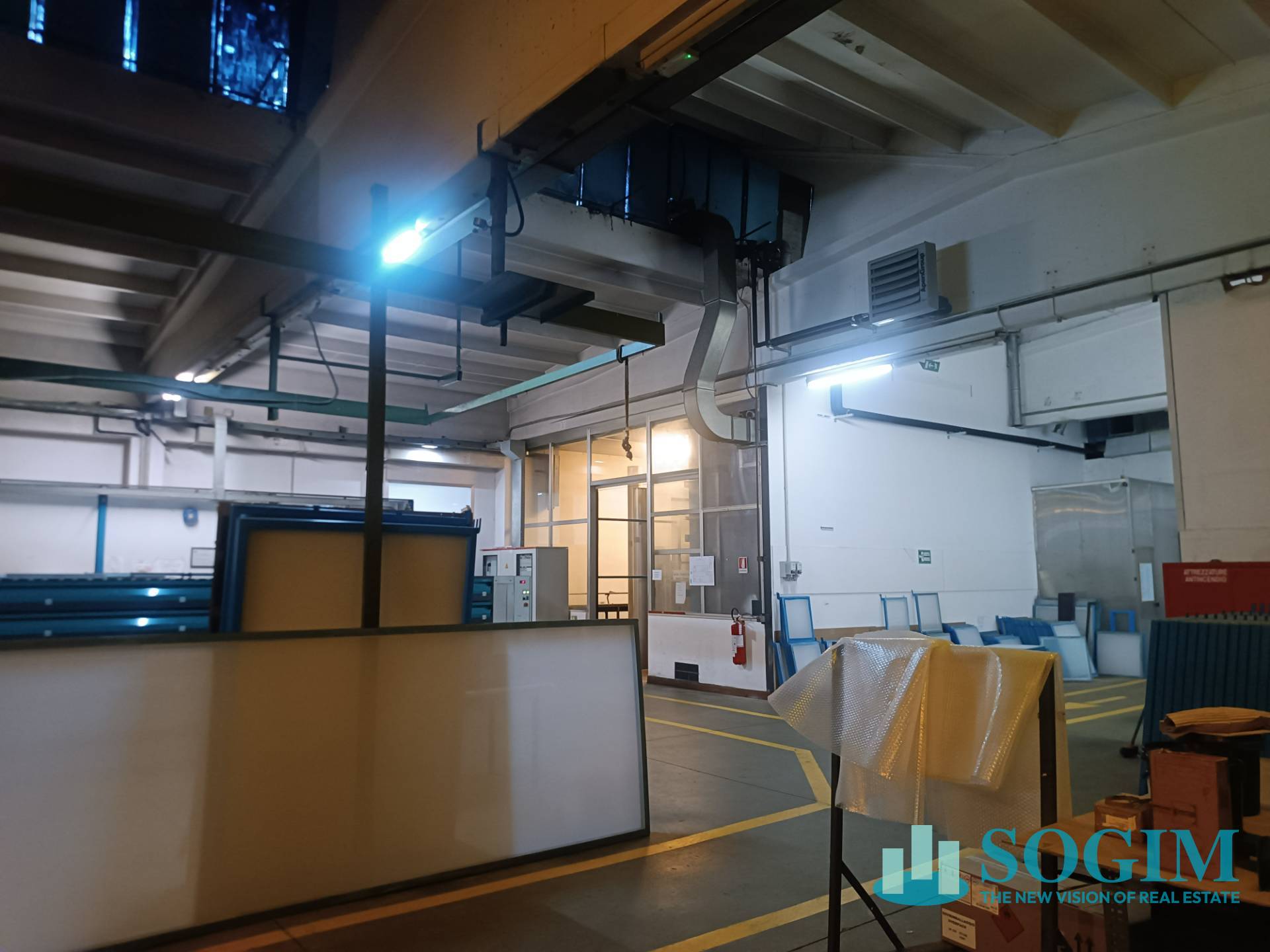 Capannone in vendita a Fino Mornasco