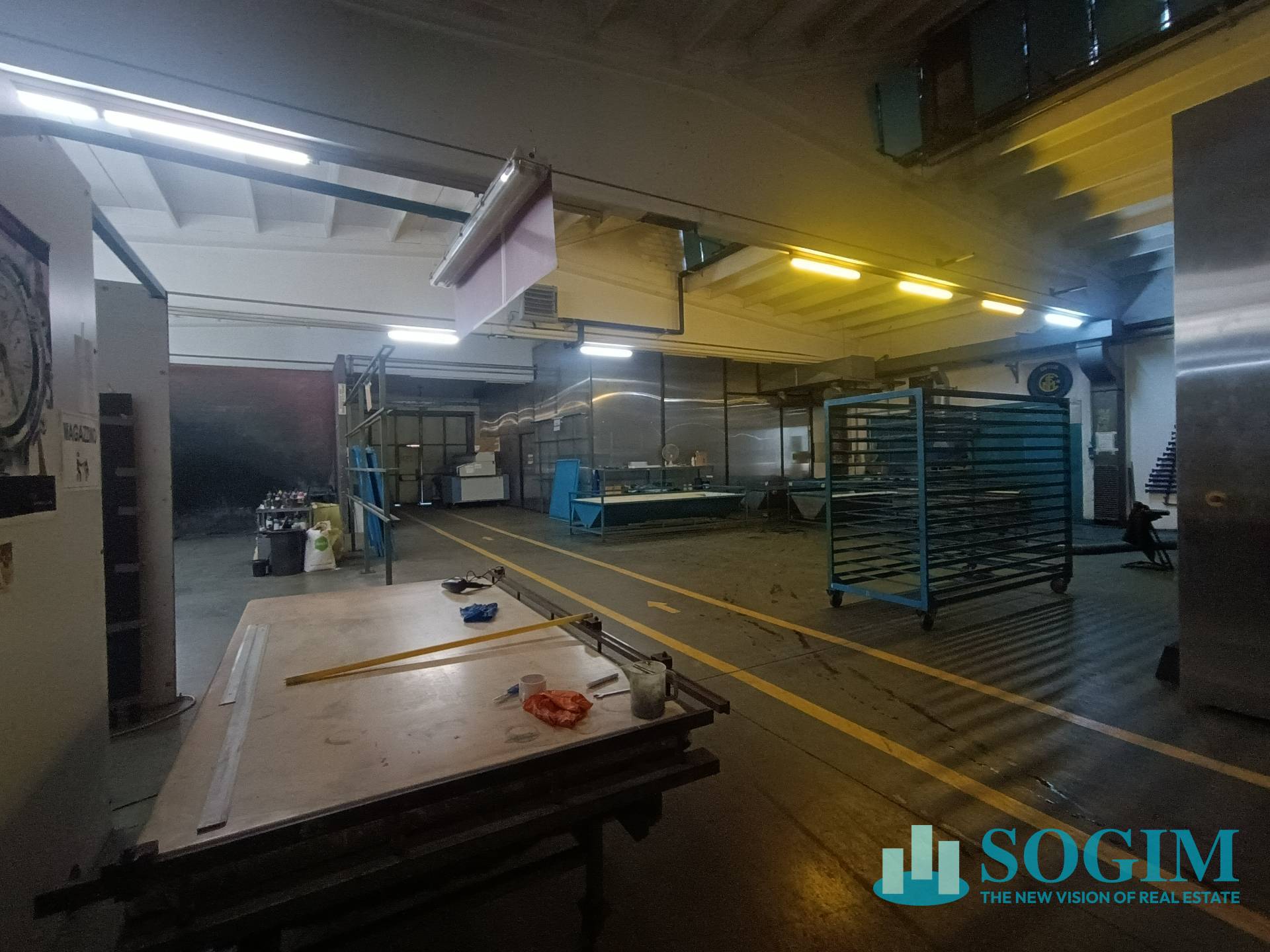 Capannone in vendita a Fino Mornasco