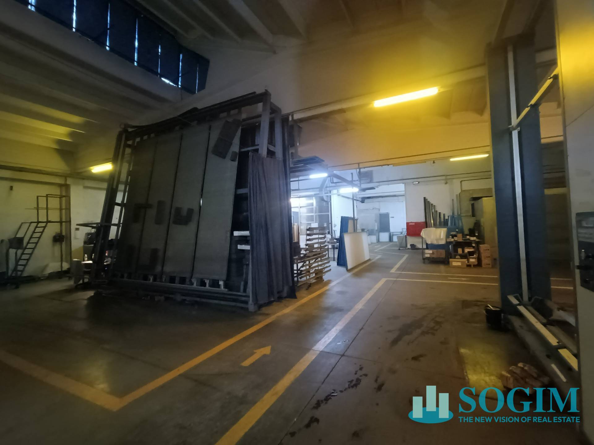 Capannone in vendita a Fino Mornasco