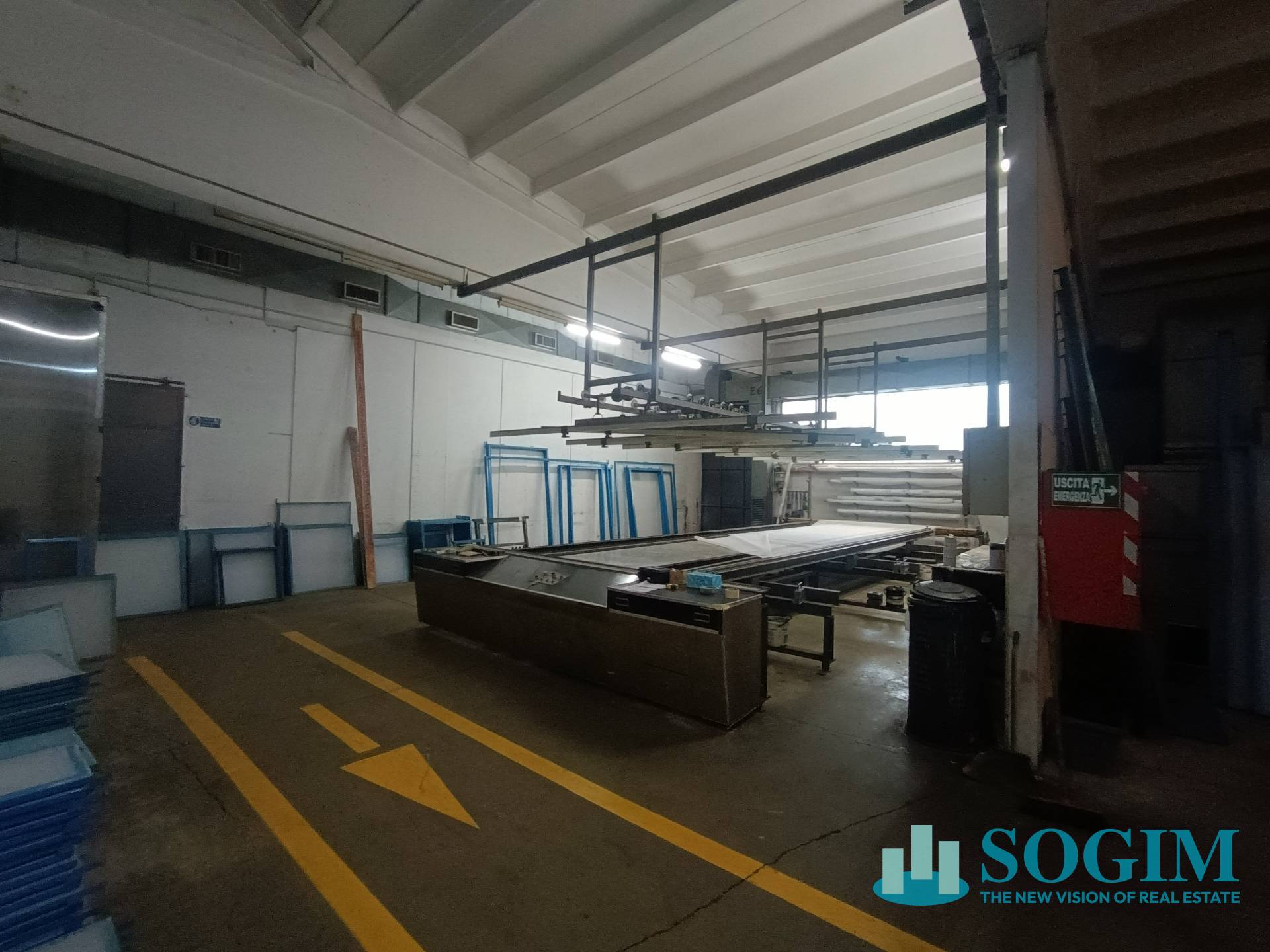 Capannone in vendita a Fino Mornasco