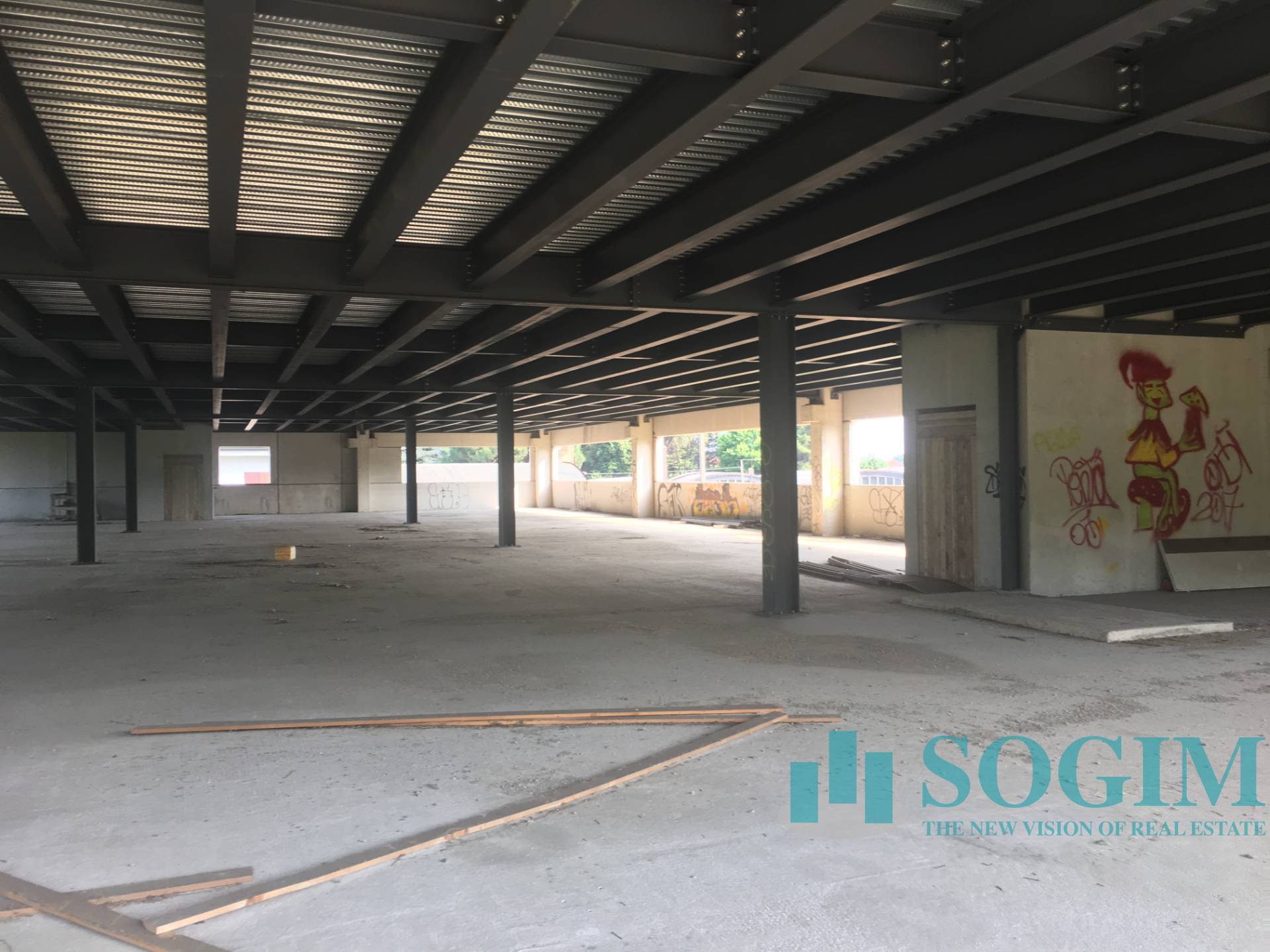 Immobile commerciale in affitto a Cermenate