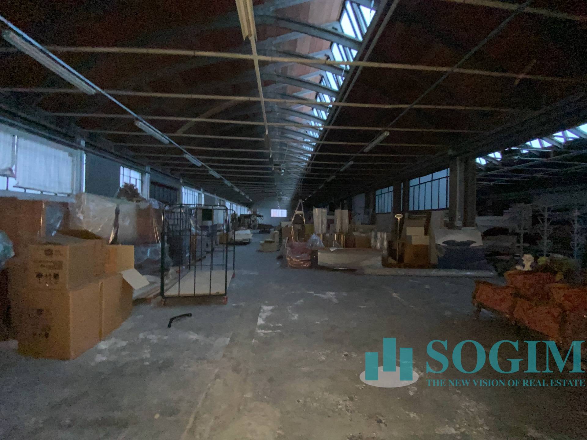 Capannone + Palazzina Uffici in vendita a Cant