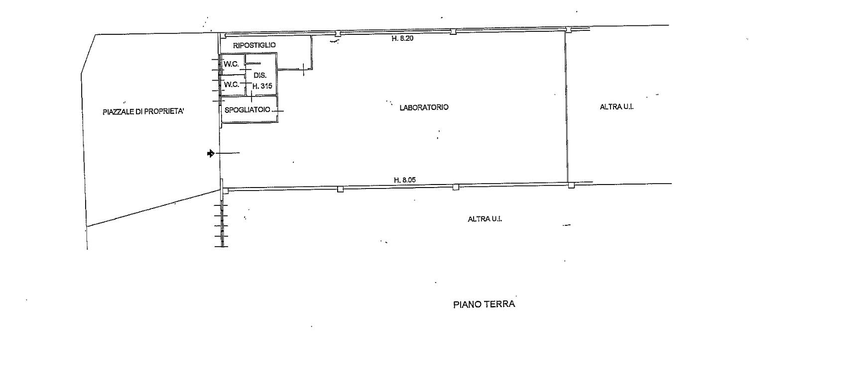 Capannone in vendita a Carugo