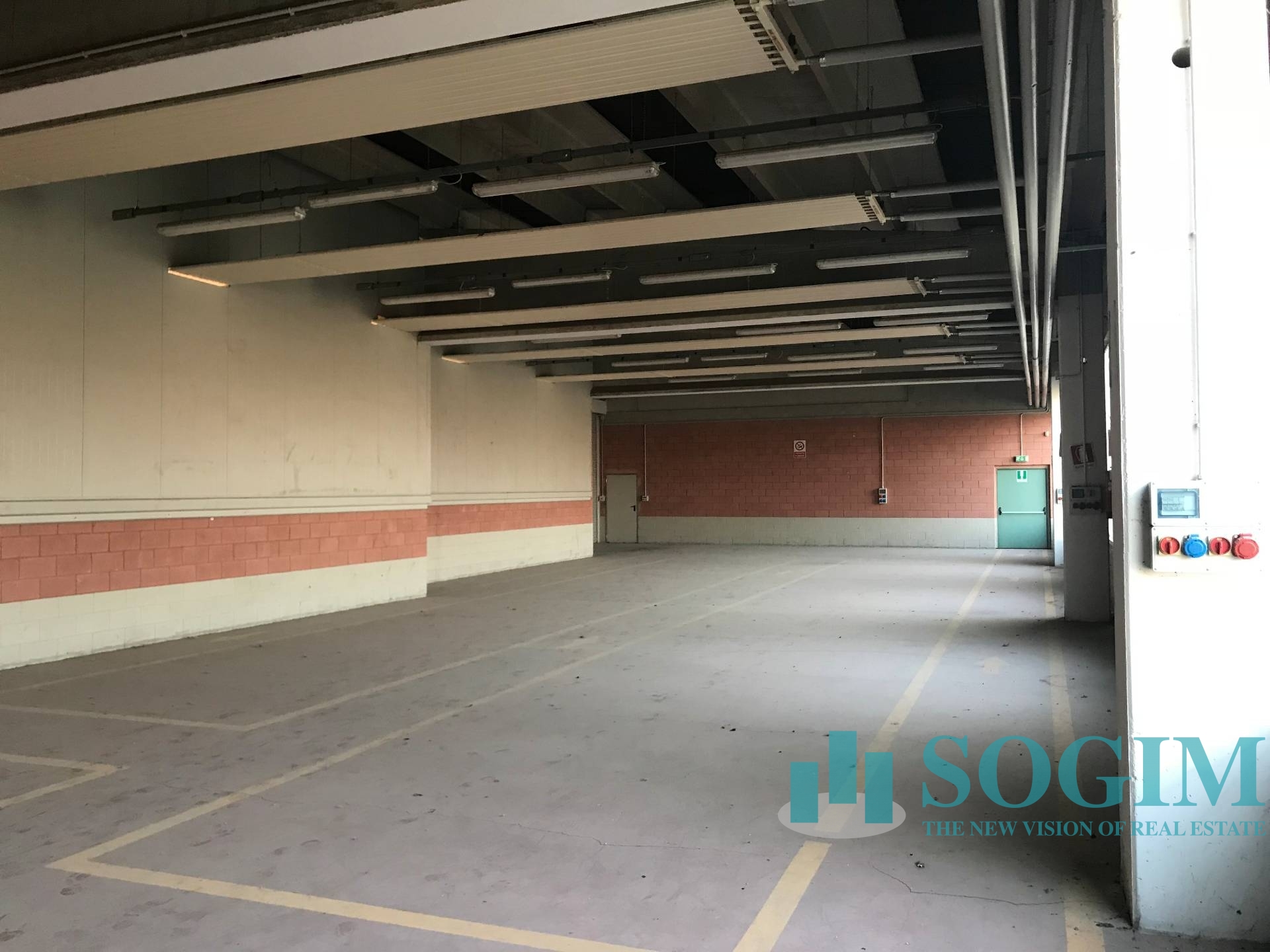 Capannone in vendita a Cant