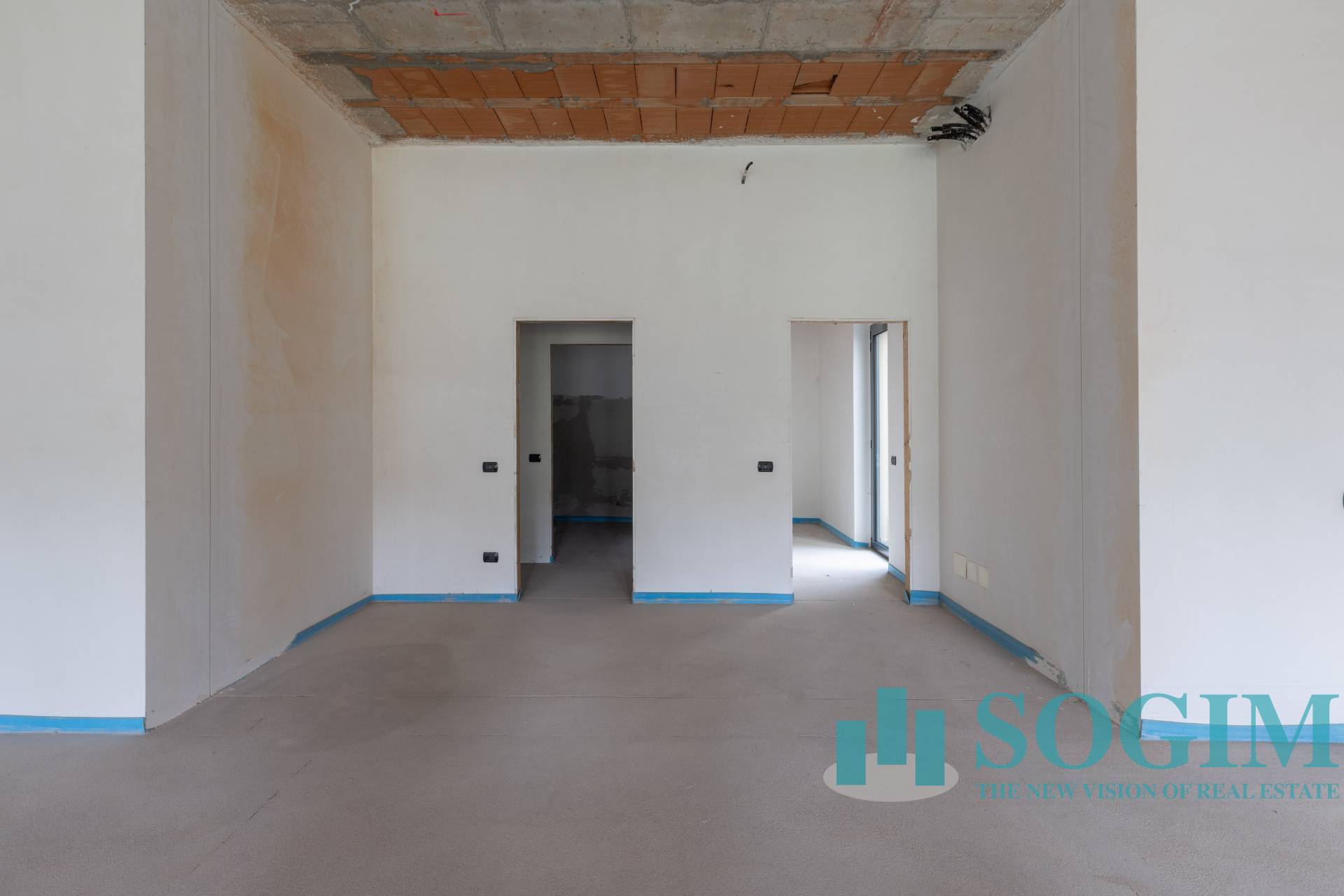 Negozio in vendita a Carugo