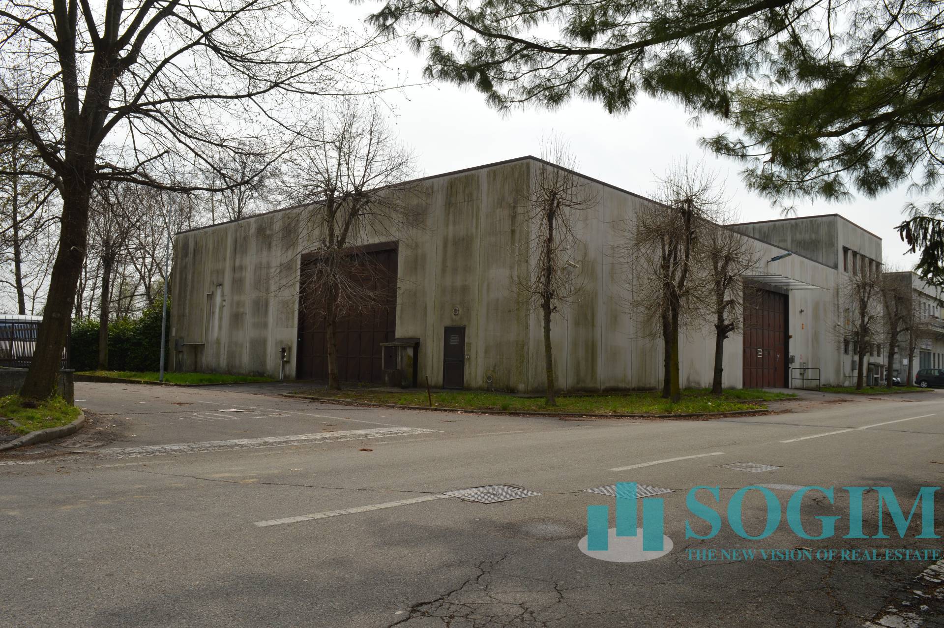 Capannone in vendita a Olgiate Comasco