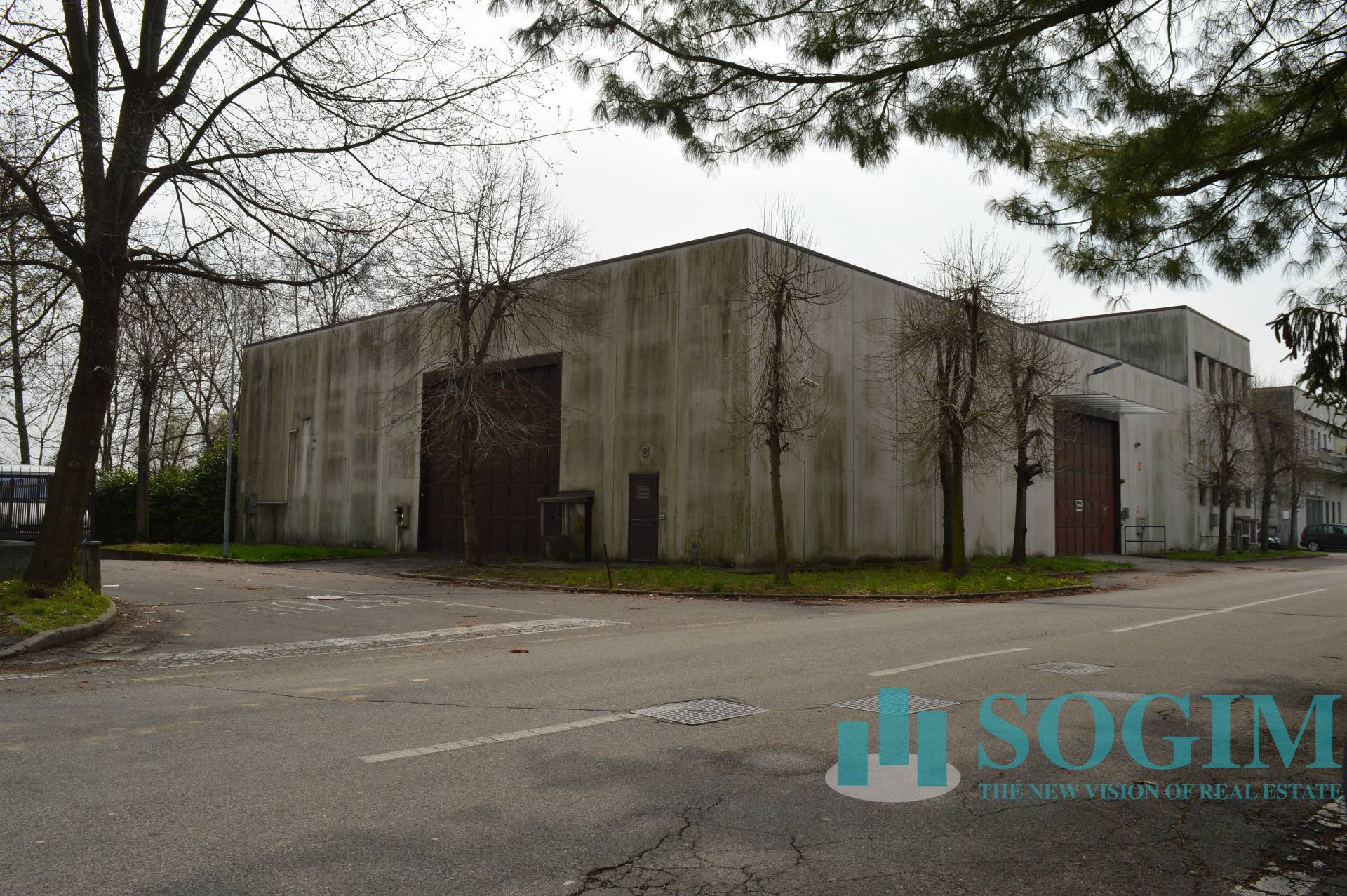 Capannone in vendita a Olgiate Comasco