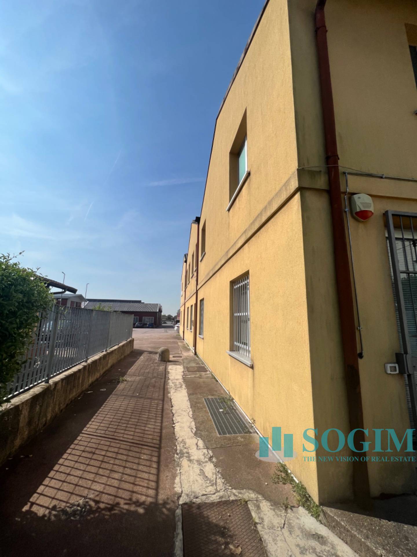 Ufficio in affitto a Bregnano