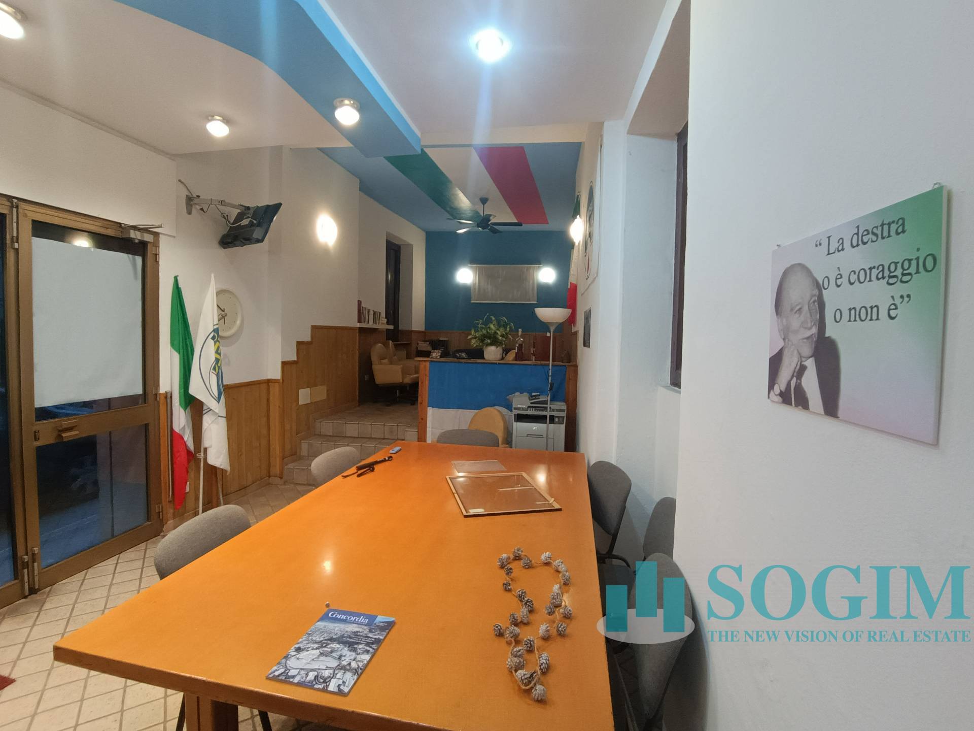 Negozio in vendita a Cadorago