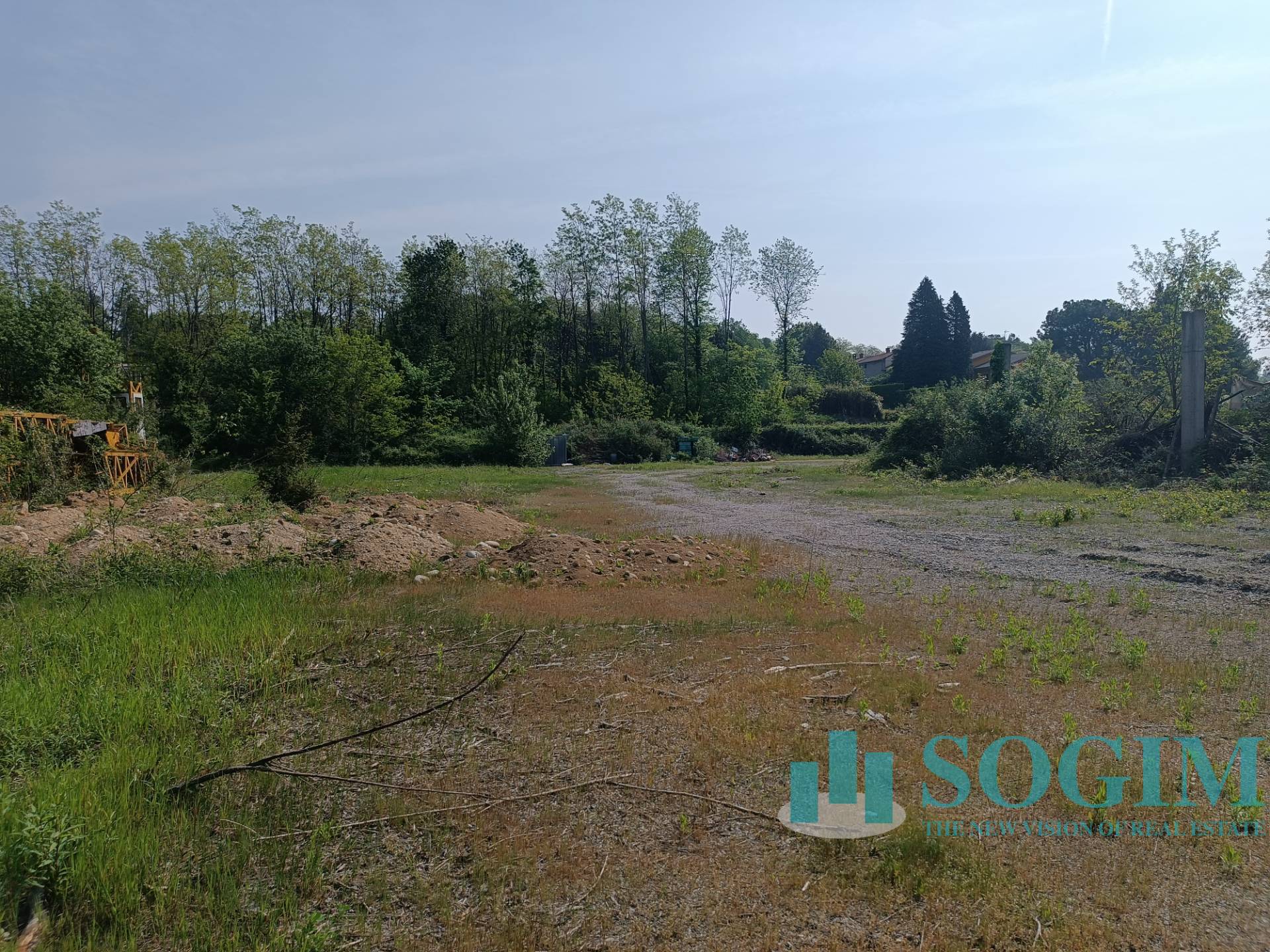 Terreno commerciale in vendita a Oltrona di San Mamette