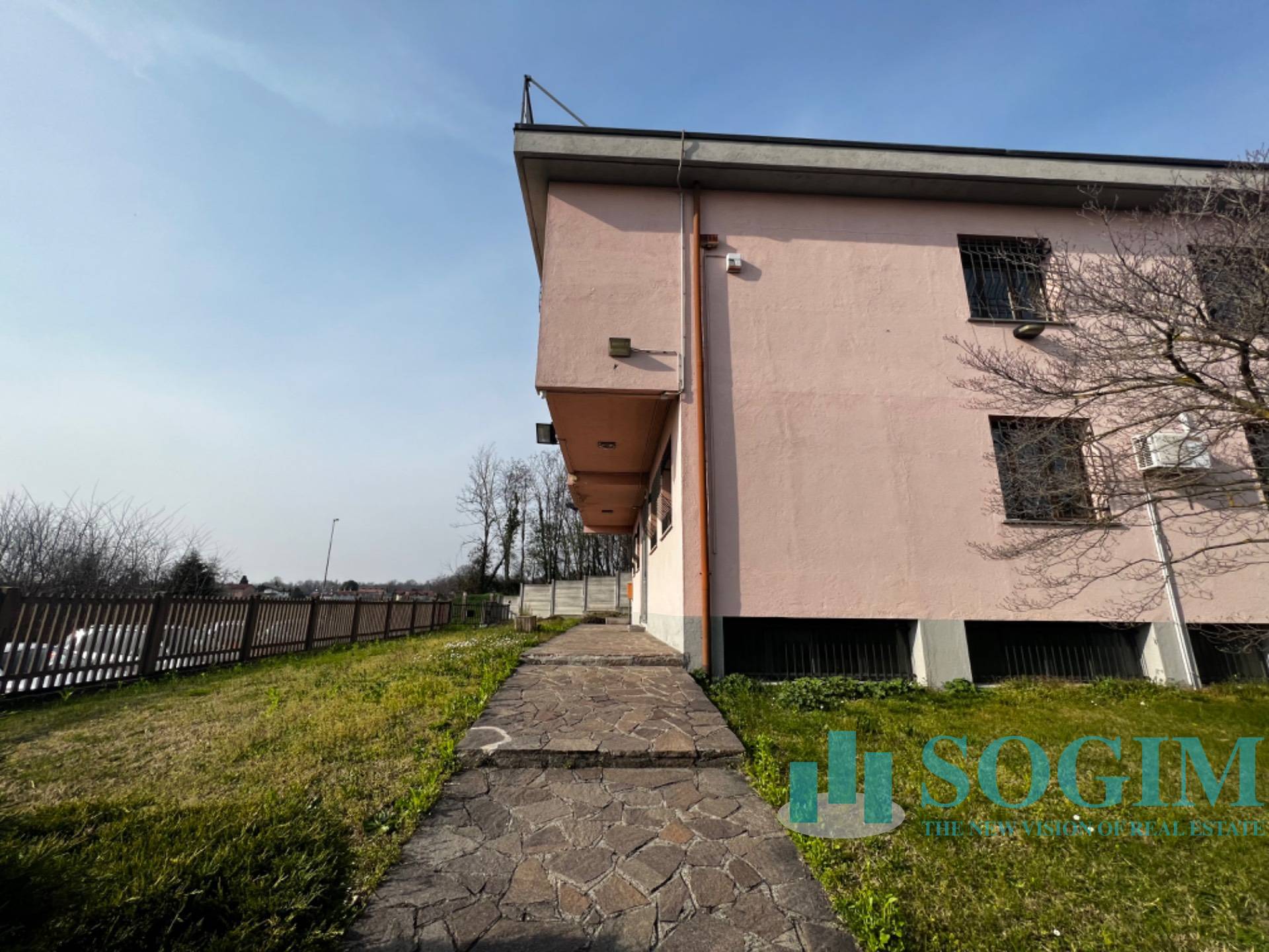 Ufficio in affitto a Vertemate con Minoprio