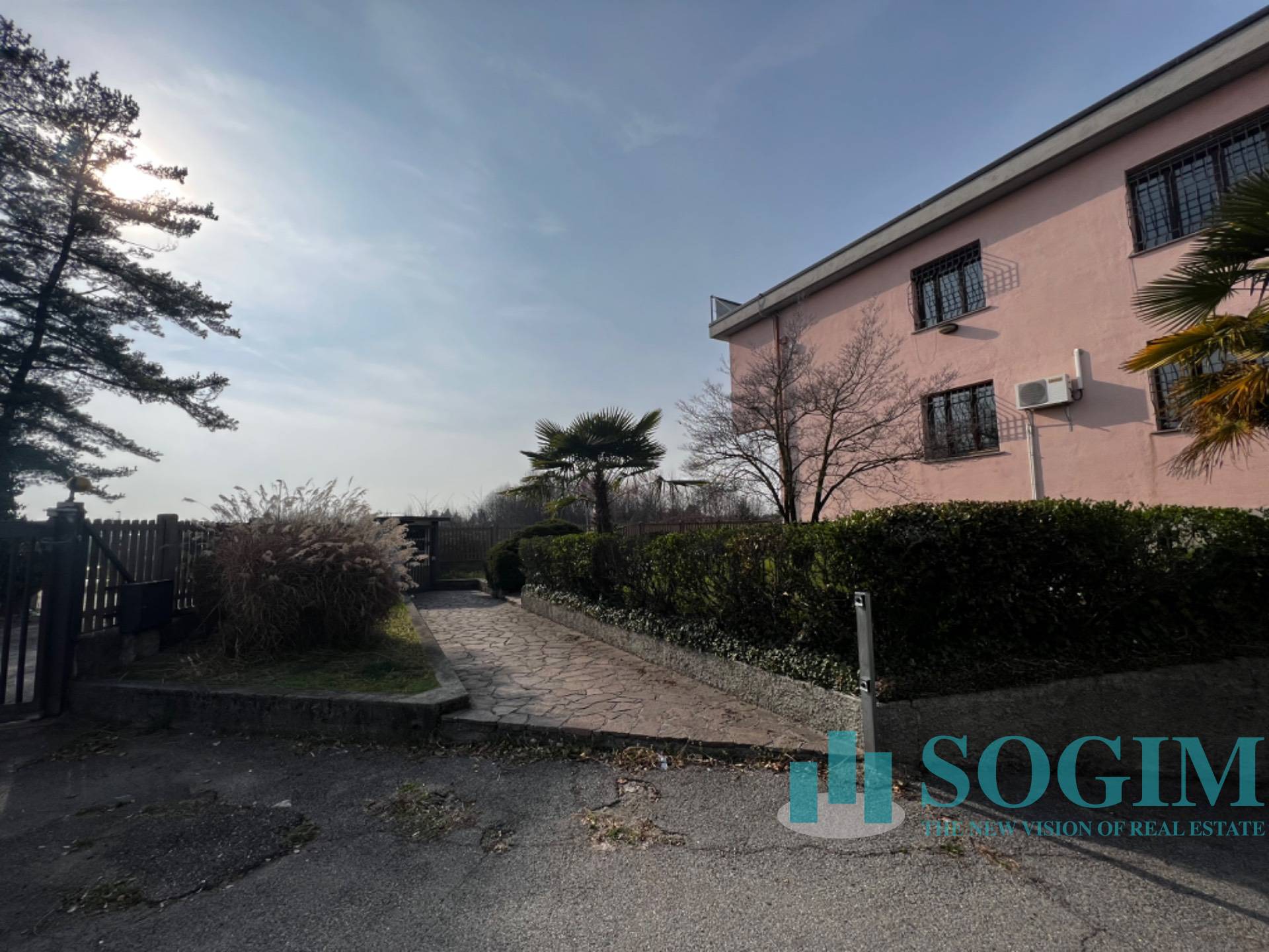 Ufficio in affitto a Vertemate con Minoprio