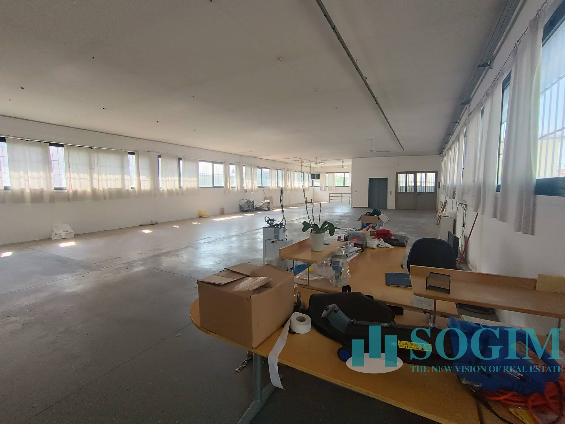 Capannone in vendita a Rovellasca