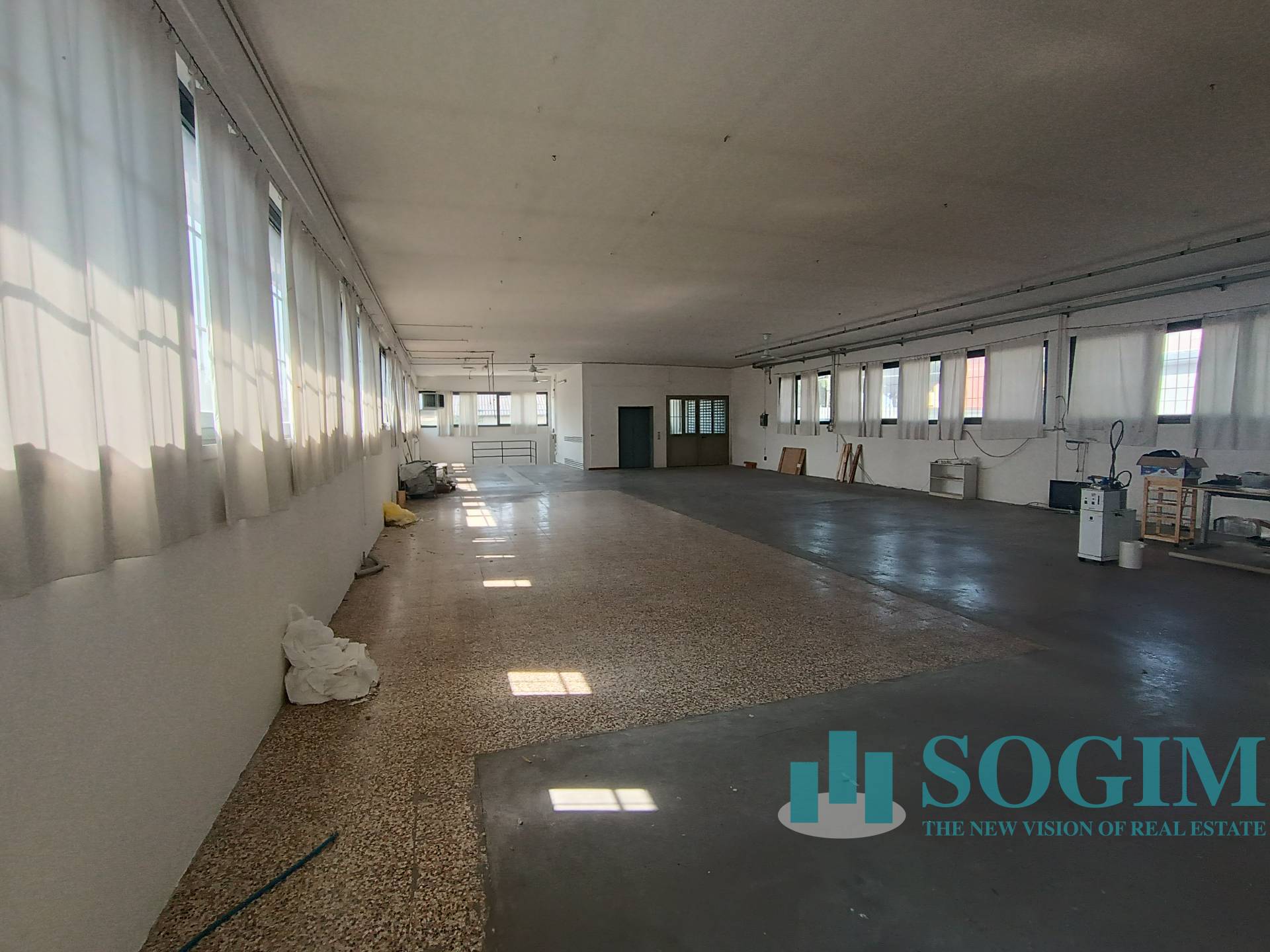 Capannone in vendita a Rovellasca