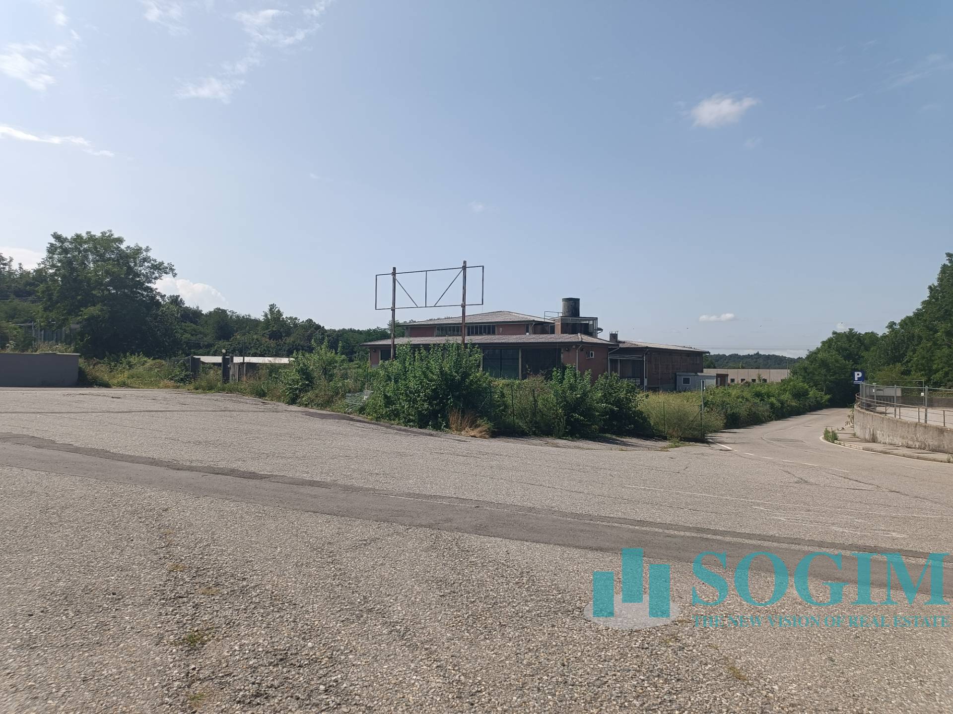 Capannone in vendita a Binago